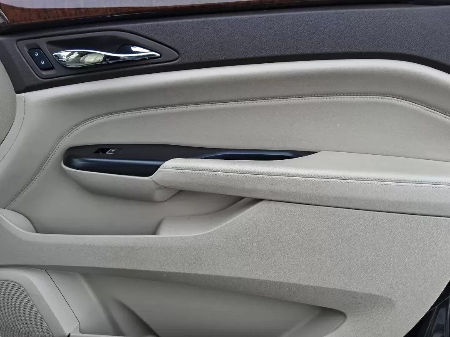 2016 Cadillac SRX Luxury Collection (3GYFNEE32GS) with an 3.6L V-6 gasoline direct injection engine, located at 1099 N County Rd 25A , Troy, OH, 45373, (937) 908-9800, 40.057079, -84.212883 - Picture your next road trip starting in Troy and rolling out past the Great Miami River Trail with everyone comfortable, connected, and confident-no cramped seats, no noisy ride, just smooth power and premium Cadillac style. This 2016 Cadillac SRX Luxury Collection is the kind of SUV that fits real - Photo#20