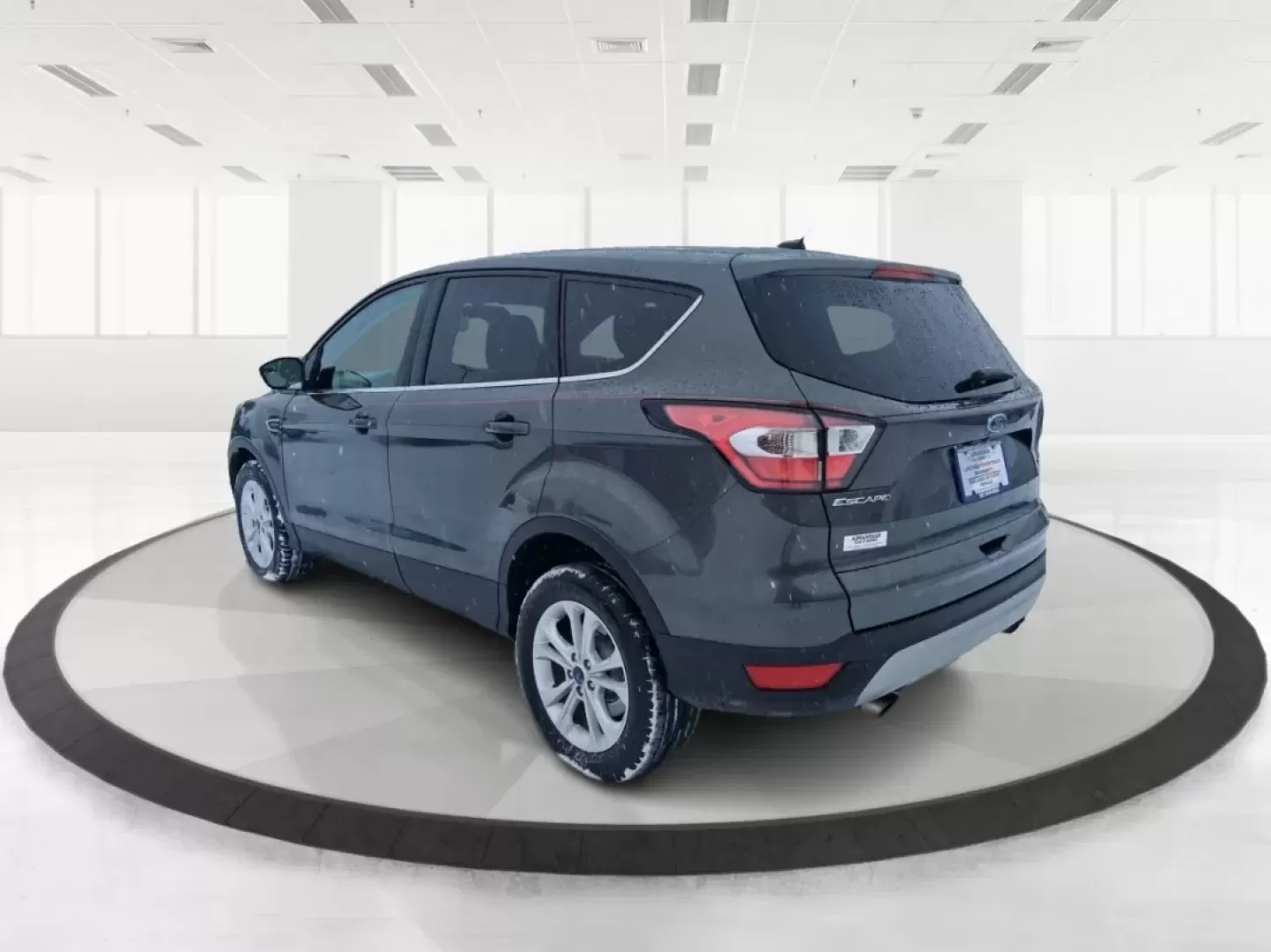 2017 Ford Escape SE (1FMCU9GD3HU) with an 1.5L L4 DOHC 16V engine, 6A transmission, located at 401 Woodman Dr, Riverside, OH, 45431, (937) 908-9800, 39.760899, -84.123421 - Need one SUV that can handle the weekday commute, school drop-offs, and a quick weekend escape to Eastwood MetroPark without blinking? This 2017 Ford Escape SE in Magnetic Metallic is built for real life in the Miami Valley-easy to park, confident in rough weather, and comfortable enough for long st - Photo#4