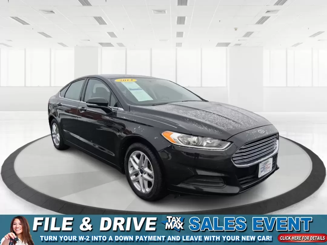 2014 Ford Fusion SE (1FA6P0H77E5) with an 2.5L L4 DOHC 16V engine, Automatic transmission, located at 880 E. National Road, Vandalia, OH, 45377, (937) 908-9800, 39.891918, -84.183594 - Need a dependable sedan for the daily commute up I75, school drop-offs around Vandalia-Butler City Schools, and comfortable weekend drives to the National Museum of the U.S. Air Force? This 2014 Ford Fusion SE is built for real life-smooth on longer stretches of E. National Road, easy to park for er - Photo#0