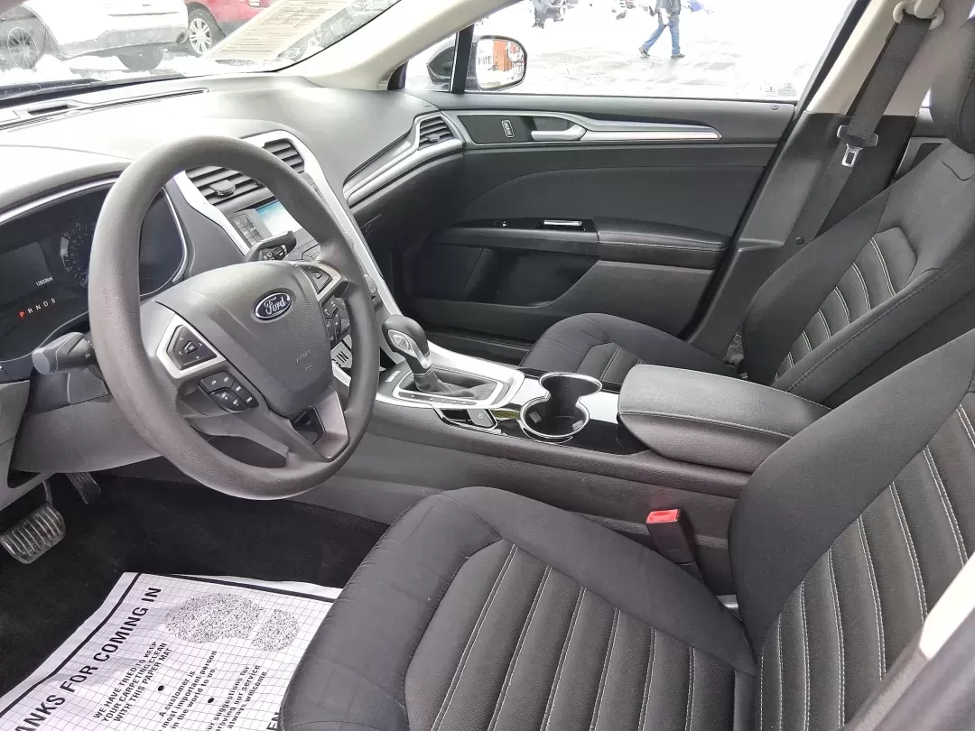 2014 Ford Fusion SE (1FA6P0H77E5) with an 2.5L L4 DOHC 16V engine, Automatic transmission, located at 880 E. National Road, Vandalia, OH, 45377, (937) 908-9800, 39.891918, -84.183594 - Need a dependable sedan for the daily commute up I75, school drop-offs around Vandalia-Butler City Schools, and comfortable weekend drives to the National Museum of the U.S. Air Force? This 2014 Ford Fusion SE is built for real life-smooth on longer stretches of E. National Road, easy to park for er - Photo#9