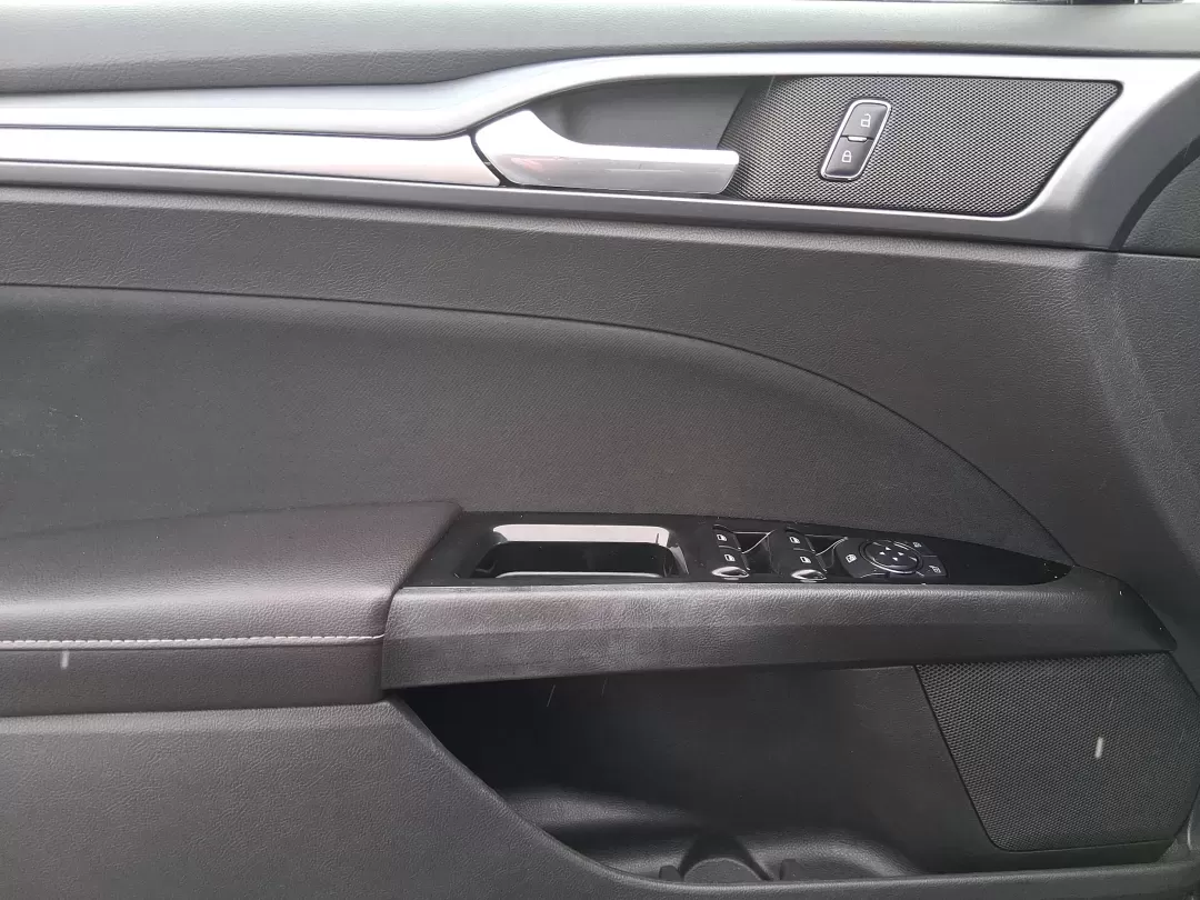 2014 Ford Fusion SE (1FA6P0H77E5) with an 2.5L L4 DOHC 16V engine, Automatic transmission, located at 880 E. National Road, Vandalia, OH, 45377, (937) 908-9800, 39.891918, -84.183594 - Need a dependable sedan for the daily commute up I75, school drop-offs around Vandalia-Butler City Schools, and comfortable weekend drives to the National Museum of the U.S. Air Force? This 2014 Ford Fusion SE is built for real life-smooth on longer stretches of E. National Road, easy to park for er - Photo#20