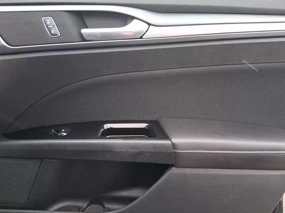 2014 Ford Fusion SE (1FA6P0H77E5) with an 2.5L L4 DOHC 16V engine, Automatic transmission, located at 880 E. National Road, Vandalia, OH, 45377, (937) 908-9800, 39.891918, -84.183594 - Need a dependable sedan for the daily commute up I75, school drop-offs around Vandalia-Butler City Schools, and comfortable weekend drives to the National Museum of the U.S. Air Force? This 2014 Ford Fusion SE is built for real life-smooth on longer stretches of E. National Road, easy to park for er - Photo#21