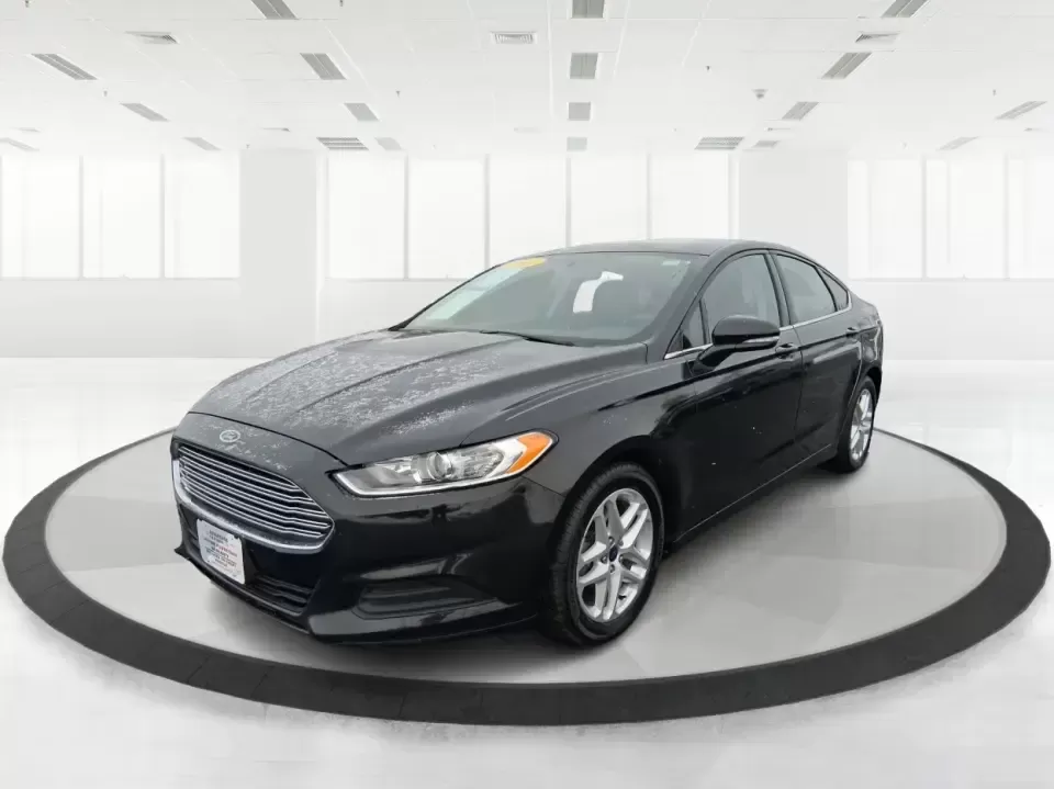 2014 Ford Fusion SE (1FA6P0H77E5) with an 2.5L L4 DOHC 16V engine, Automatic transmission, located at 1230 East Main St, Xenia, OH, 45385, (937) 908-9800, 39.688026, -83.910172 - Need a dependable sedan for the daily commute up I75, school drop-offs around Vandalia-Butler City Schools, and comfortable weekend drives to the National Museum of the U.S. Air Force? This 2014 Ford Fusion SE is built for real life-smooth on longer stretches of E. National Road, easy to park for er - Photo#8