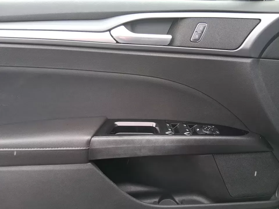 2014 Ford Fusion SE (1FA6P0H77E5) with an 2.5L L4 DOHC 16V engine, Automatic transmission, located at 1230 East Main St, Xenia, OH, 45385, (937) 908-9800, 39.688026, -83.910172 - Need a dependable sedan for the daily commute up I75, school drop-offs around Vandalia-Butler City Schools, and comfortable weekend drives to the National Museum of the U.S. Air Force? This 2014 Ford Fusion SE is built for real life-smooth on longer stretches of E. National Road, easy to park for er - Photo#20