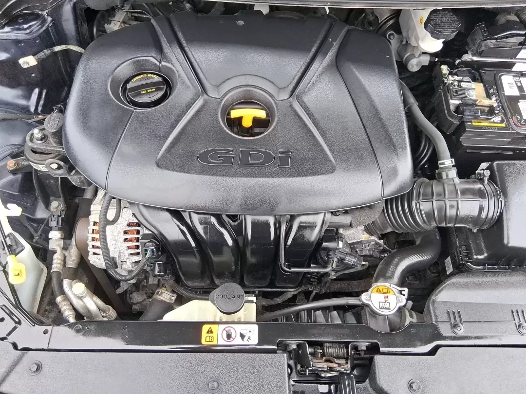 2018 Kia Forte LX (KNAFK5A89J5) with an 2L I-4 DOHC engine, 6A transmission, located at 1951 S Dayton Lakeview Rd., New Carlisle, OH, 45344, (937) 908-9800, 39.890999, -84.050255 - Need a smart, budget-friendly ride that can handle daily commutes to Dayton, quick grocery runs, and spontaneous weekend trips without feeling cramped? This 2018 Kia Forte LX Hatchback in Gravity Blue is built for real-life driving in and around New Carlisle-easy to park, efficient to live with, and - Photo#11