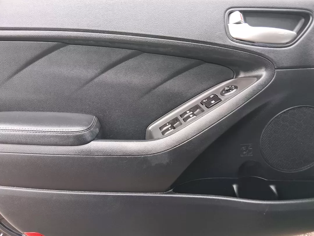 2018 Kia Forte LX (KNAFK5A89J5) with an 2L I-4 DOHC engine, 6A transmission, located at 1951 S Dayton Lakeview Rd., New Carlisle, OH, 45344, (937) 908-9800, 39.890999, -84.050255 - Need a smart, budget-friendly ride that can handle daily commutes to Dayton, quick grocery runs, and spontaneous weekend trips without feeling cramped? This 2018 Kia Forte LX Hatchback in Gravity Blue is built for real-life driving in and around New Carlisle-easy to park, efficient to live with, and - Photo#17