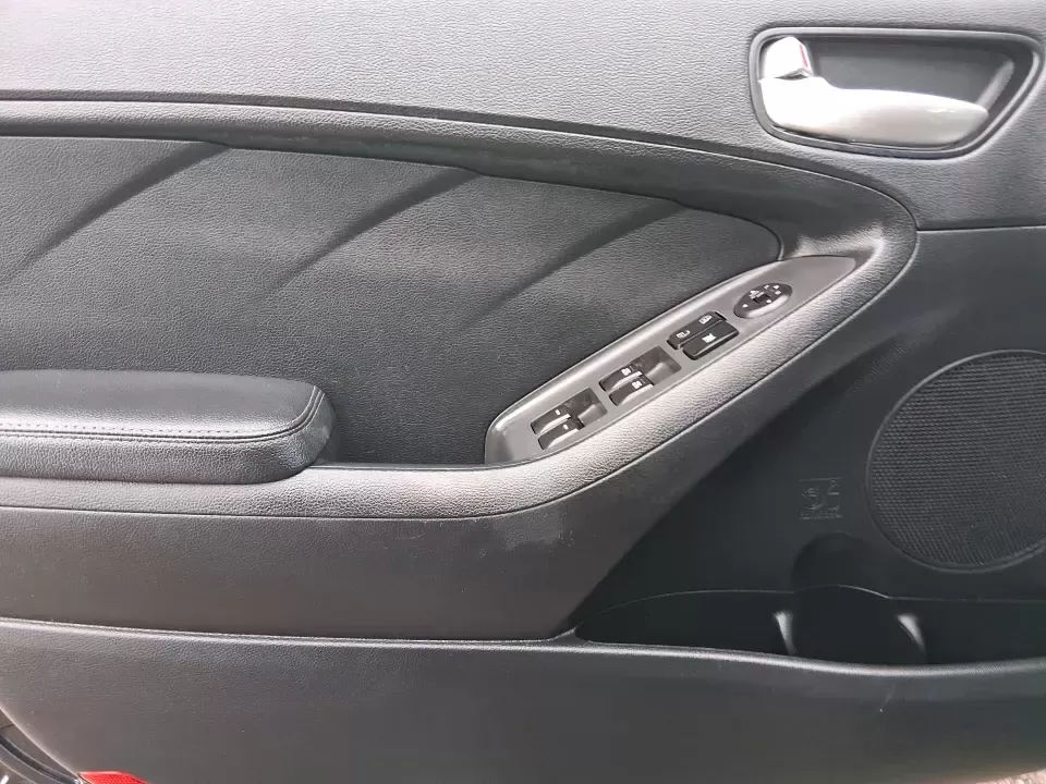 2018 Kia Forte LX (KNAFK5A89J5) with an 2L I-4 DOHC engine, 6A transmission, located at 1951 S Dayton Lakeview Rd., New Carlisle, OH, 45344, (937) 908-9800, 39.890999, -84.050255 - Need a smart, budget-friendly ride that can handle daily commutes to Dayton, quick grocery runs, and spontaneous weekend trips without feeling cramped? This 2018 Kia Forte LX Hatchback in Gravity Blue is built for real-life driving in and around New Carlisle-easy to park, efficient to live with, and - Photo#17