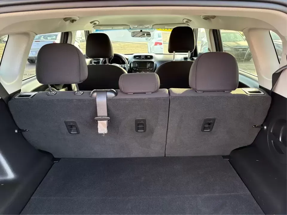 2018 Kia Soul Base (KNDJN2A22J7) with an 1.6L L4 DOHC 16V engine, 6M transmission, located at 1184 Kauffman Ave, Fairborn, OH, 45324, (937) 908-9800, 39.807072, -84.030914 - Need a practical daily driver that can handle the school run, the work commute, and spontaneous weekend trips without draining your budget? This 2018 Kia Soul Base in sleek Gray is the kind of easy-to-live-with hatchback that fits real life in Fairborn-roomy for friends or family, simple to park dow - Photo#11