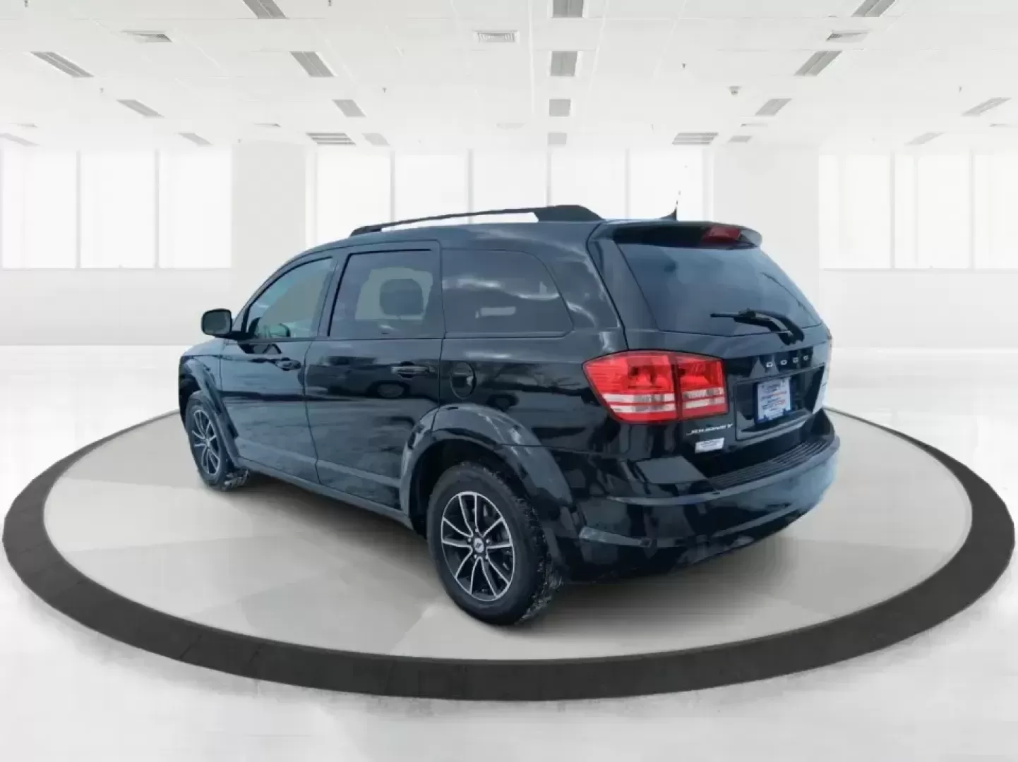 2018 Dodge Journey SE (3C4PDCAB9JT) with an Tigershark MultiAir 2.4L I-4 DOHC engine, 4A transmission, located at 880 E. National Road, Vandalia, OH, 45377, (937) 908-9800, 39.891918, -84.183594 - Need a practical SUV that can handle school drop-offs, grocery runs, and weekend trips up I75 without blowing your budget? This 2018 Dodge Journey SE in Pitch Black Clearcoat is built for real life in West Central Ohio-roomy enough for growing families, comfortable for long commutes, and flexible fo - Photo#3