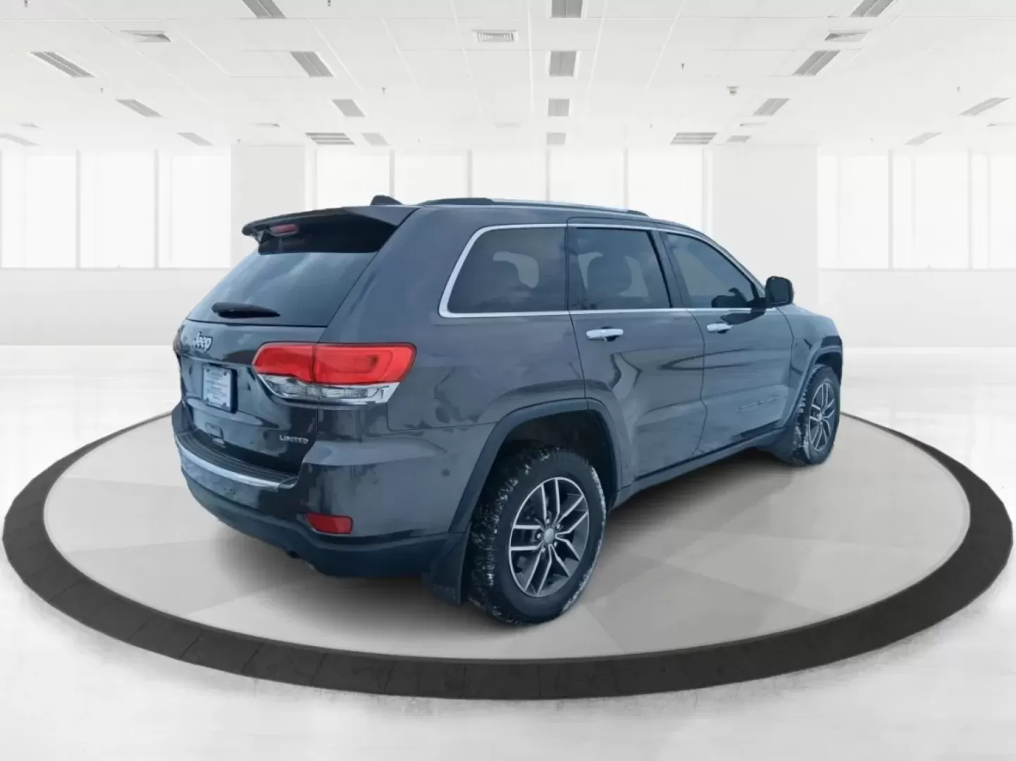 2018 Jeep Grand Cherokee Limited 4x4 (1C4RJFBGXJC) with an 3.6L V6 DOHC 24V engine, 8A transmission, located at 8750 N County Rd 25A, Piqua, OH, 45356, (937) 908-9800, 40.164391, -84.232513 - Load up the kids, the dog, and the cooler-or point the nose toward a weekend cabin-and let this 2018 Jeep Grand Cherokee Limited 4x4 handle the plan. With confident 4WD capability and a premium, comfortable cabin, it's a smart fit for Ohio drivers who want one SUV that can do school runs, long commu - Photo#2