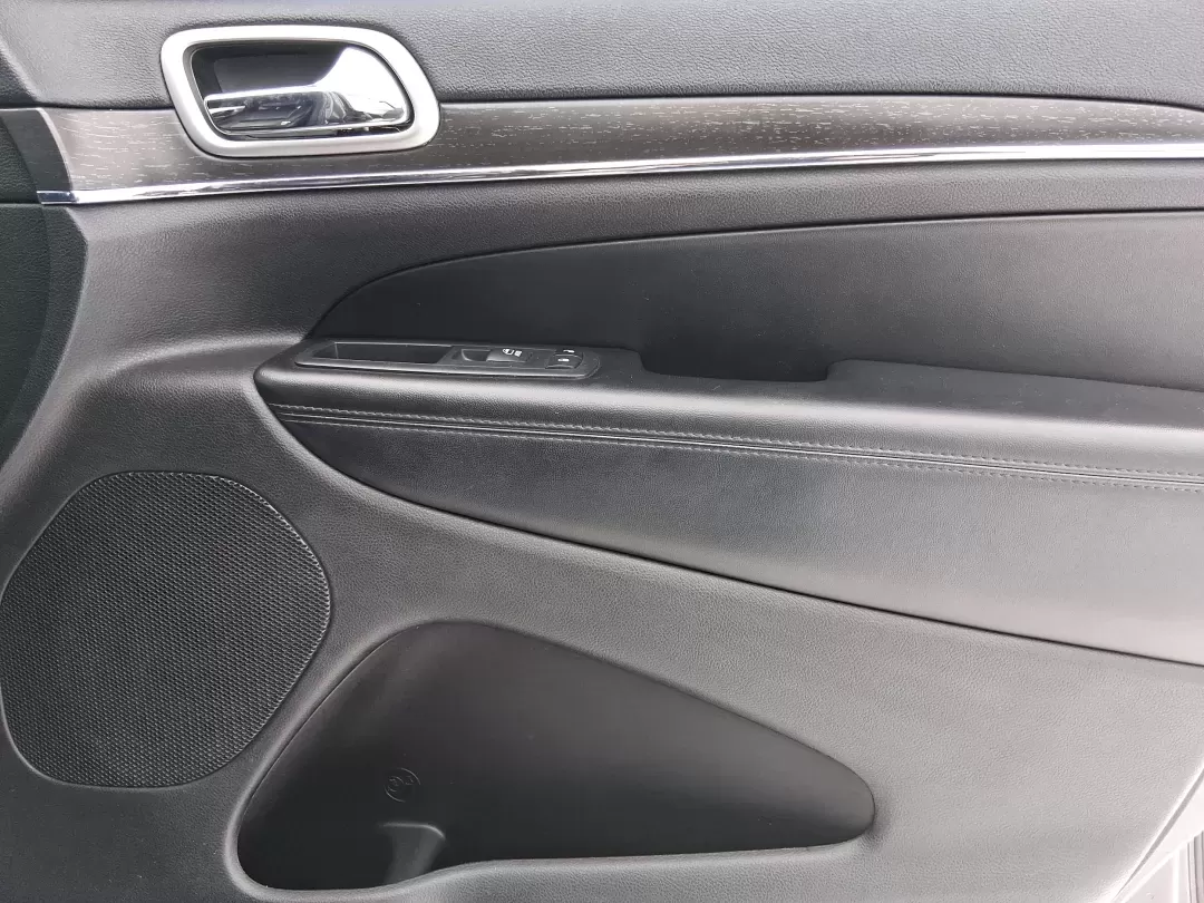 2018 Jeep Grand Cherokee Limited 4x4 (1C4RJFBGXJC) with an 3.6L V6 DOHC 24V engine, 8A transmission, located at 8750 N County Rd 25A, Piqua, OH, 45356, (937) 908-9800, 40.164391, -84.232513 - Load up the kids, the dog, and the cooler-or point the nose toward a weekend cabin-and let this 2018 Jeep Grand Cherokee Limited 4x4 handle the plan. With confident 4WD capability and a premium, comfortable cabin, it's a smart fit for Ohio drivers who want one SUV that can do school runs, long commu - Photo#20