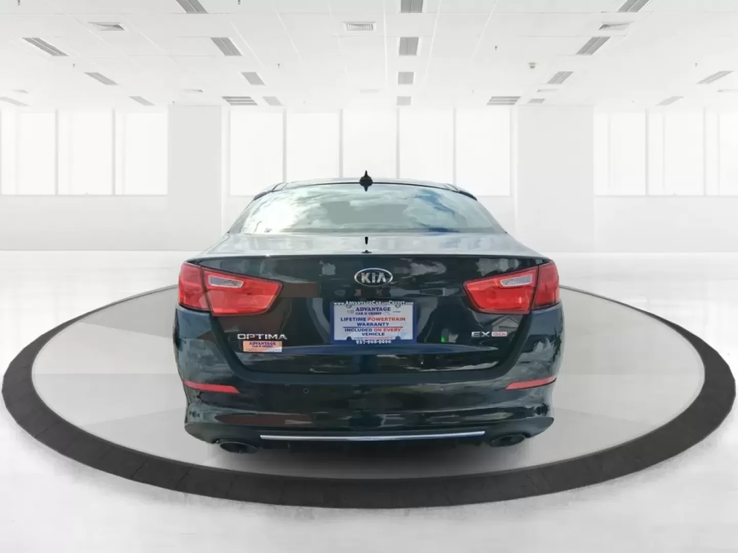 2015 Kia Optima EX (5XXGN4A78FG) with an Theta II 2.4L I-4 gasoline direct injection engine, 6-Speed Automatic transmission, located at 401 Woodman Dr, Riverside, OH, 45431, (937) 908-9800, 39.760899, -84.123421 - If your week is packed with I675 commuting, school drop-offs, and the occasional dinner run to The Greene or a weekend drive out toward Wright-Patterson Air Force Base, this 2015 Kia Optima EX is the kind of sedan that keeps life moving comfortably-without draining your budget. Finished in sleek Ebo - Photo#3