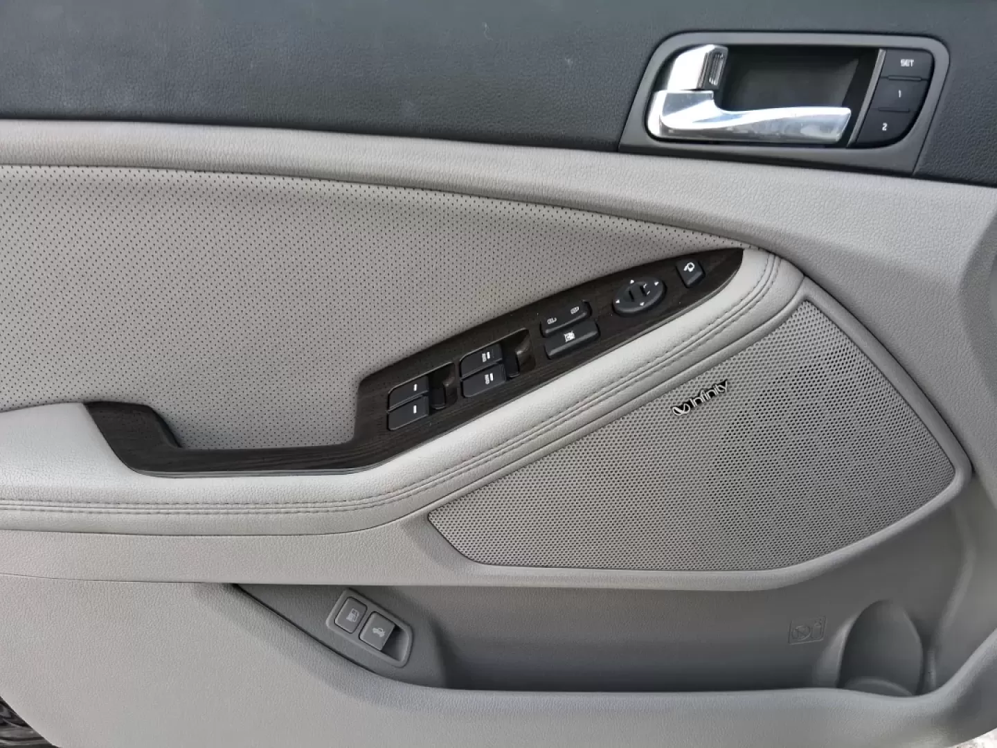 2015 Kia Optima EX (5XXGN4A78FG) with an Theta II 2.4L I-4 gasoline direct injection engine, 6-Speed Automatic transmission, located at 401 Woodman Dr, Riverside, OH, 45431, (937) 908-9800, 39.760899, -84.123421 - If your week is packed with I675 commuting, school drop-offs, and the occasional dinner run to The Greene or a weekend drive out toward Wright-Patterson Air Force Base, this 2015 Kia Optima EX is the kind of sedan that keeps life moving comfortably-without draining your budget. Finished in sleek Ebo - Photo#20