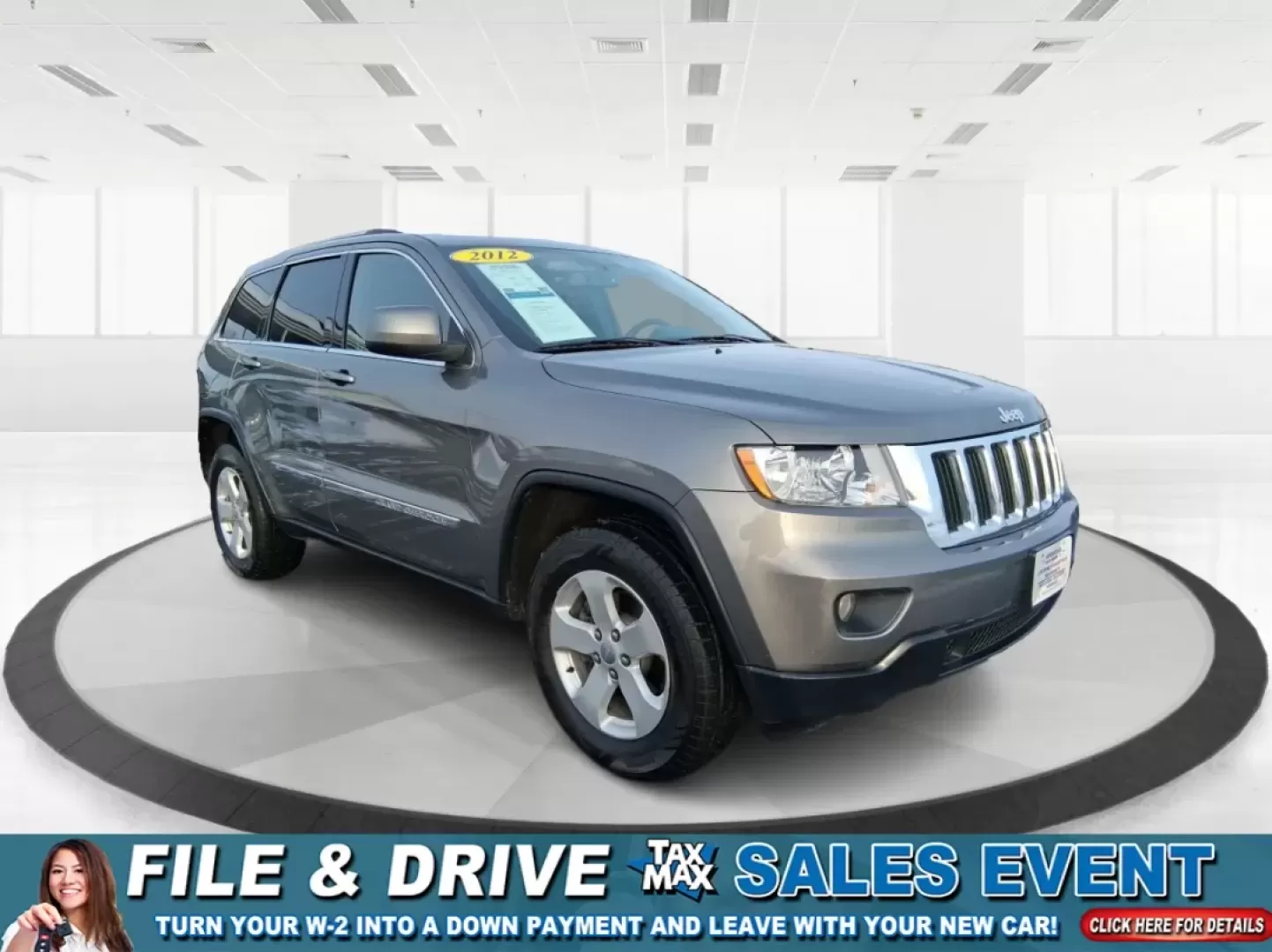 2012 Jeep Grand Cherokee Laredo (1C4RJFAG1CC) with an Other engine, located at 1099 N County Rd 25A , Troy, OH, 45373, (937) 908-9800, 40.057079, -84.212883 - Picture your next weekend escape: loading up the family, pointing the hood toward John A. Wannemacher Nature Reserve, and cruising I75 with confidence no matter what Ohio weather throws your way. This 2012 Jeep Grand Cherokee Laredo is built for real life in Troy-school runs, long commutes to Dayton - Photo#0