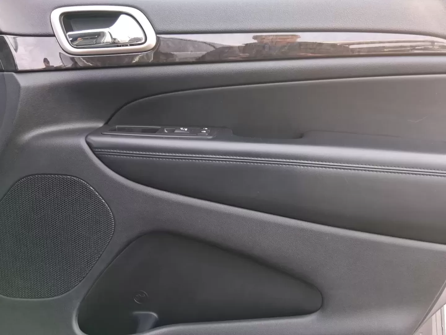 2012 Jeep Grand Cherokee Laredo (1C4RJFAG1CC) with an Other engine, located at 1099 N County Rd 25A , Troy, OH, 45373, (937) 908-9800, 40.057079, -84.212883 - Picture your next weekend escape: loading up the family, pointing the hood toward John A. Wannemacher Nature Reserve, and cruising I75 with confidence no matter what Ohio weather throws your way. This 2012 Jeep Grand Cherokee Laredo is built for real life in Troy-school runs, long commutes to Dayton - Photo#21