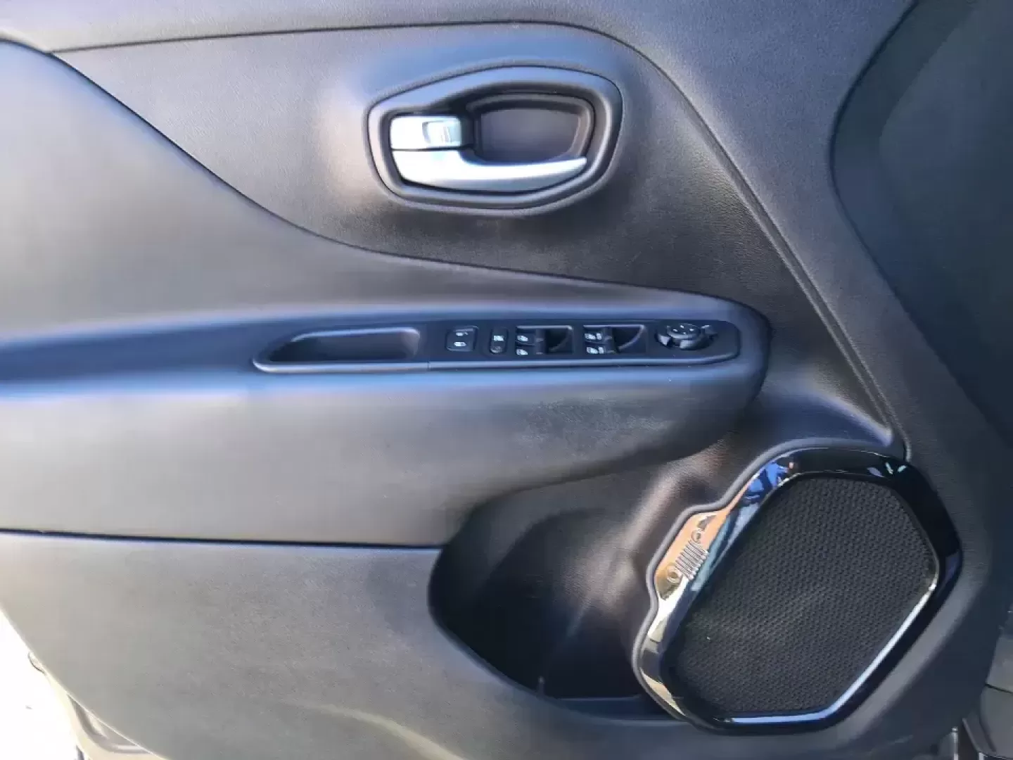 2017 Jeep Renegade Altitude 4x4 (ZACCJBBB7HP) with an 2.4L L4 DOHC 16V engine, 6M transmission, located at 4508 South Dixie Dr, Moraine, OH, 45439, (937) 908-9800, 39.689976, -84.218452 - Weekend escapes, snowy commutes, and everyday errands feel easier when your vehicle is compact enough for tight parking yet confident enough for rougher Ohio weather. This **2017 Jeep Renegade Altitude 4x4** is built for drivers who want SUV versatility in a city-friendly crossover-whether you're he - Photo#17