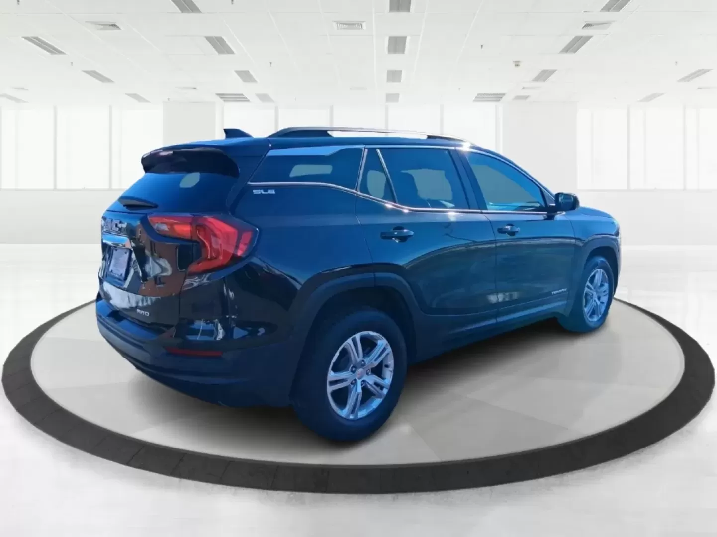 2018 GMC Terrain SLE (3GKALTEV1JL) with an 1.4L L4 DOHC 16V TURBO engine, 6A transmission, located at 1951 S Dayton Lakeview Rd., New Carlisle, OH, 45344, (937) 908-9800, 39.890999, -84.050255 - Picture your next weekend: a quick grocery run in town, a smooth commute down I70, then a spontaneous road trip to Dayton's RiverScape MetroPark or a family day at the Clark County Fairgrounds-without worrying about space, weather, or comfort. This 2018 GMC Terrain SLE in striking Ebony Twilight Met - Photo#2