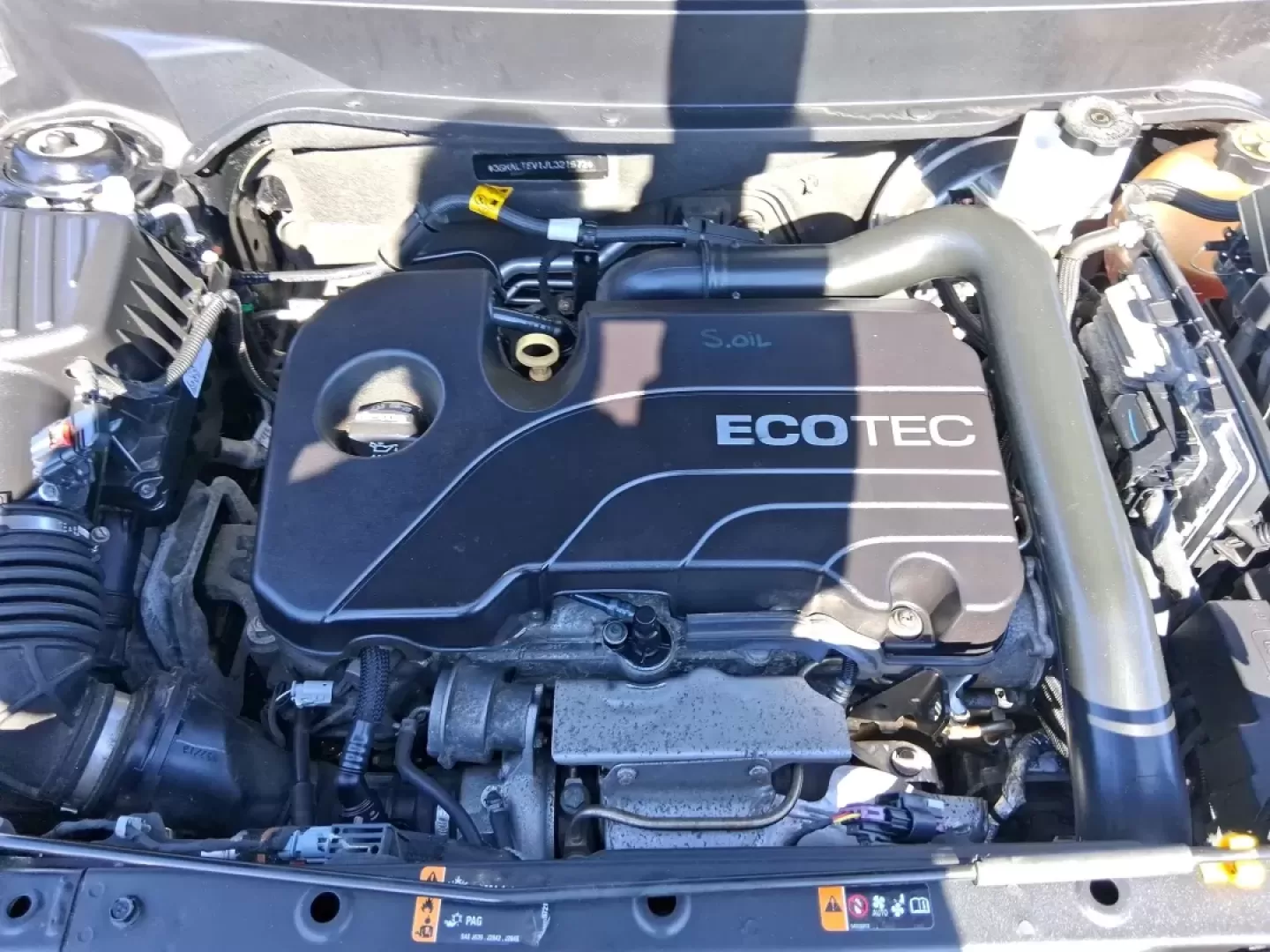 2018 GMC Terrain SLE (3GKALTEV1JL) with an 1.4L L4 DOHC 16V TURBO engine, 6A transmission, located at 1951 S Dayton Lakeview Rd., New Carlisle, OH, 45344, (937) 908-9800, 39.890999, -84.050255 - Picture your next weekend: a quick grocery run in town, a smooth commute down I70, then a spontaneous road trip to Dayton's RiverScape MetroPark or a family day at the Clark County Fairgrounds-without worrying about space, weather, or comfort. This 2018 GMC Terrain SLE in striking Ebony Twilight Met - Photo#11