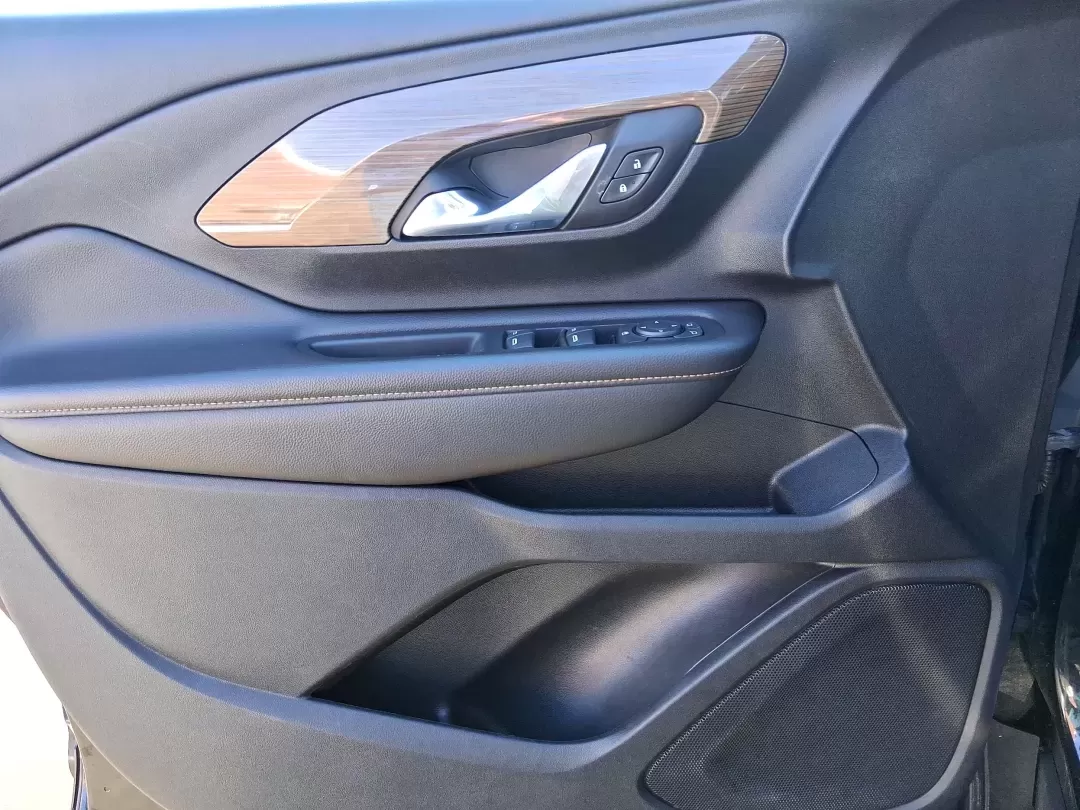 2018 GMC Terrain SLE (3GKALTEV1JL) with an 1.4L L4 DOHC 16V TURBO engine, 6A transmission, located at 1951 S Dayton Lakeview Rd., New Carlisle, OH, 45344, (937) 908-9800, 39.890999, -84.050255 - Picture your next weekend: a quick grocery run in town, a smooth commute down I70, then a spontaneous road trip to Dayton's RiverScape MetroPark or a family day at the Clark County Fairgrounds-without worrying about space, weather, or comfort. This 2018 GMC Terrain SLE in striking Ebony Twilight Met - Photo#19