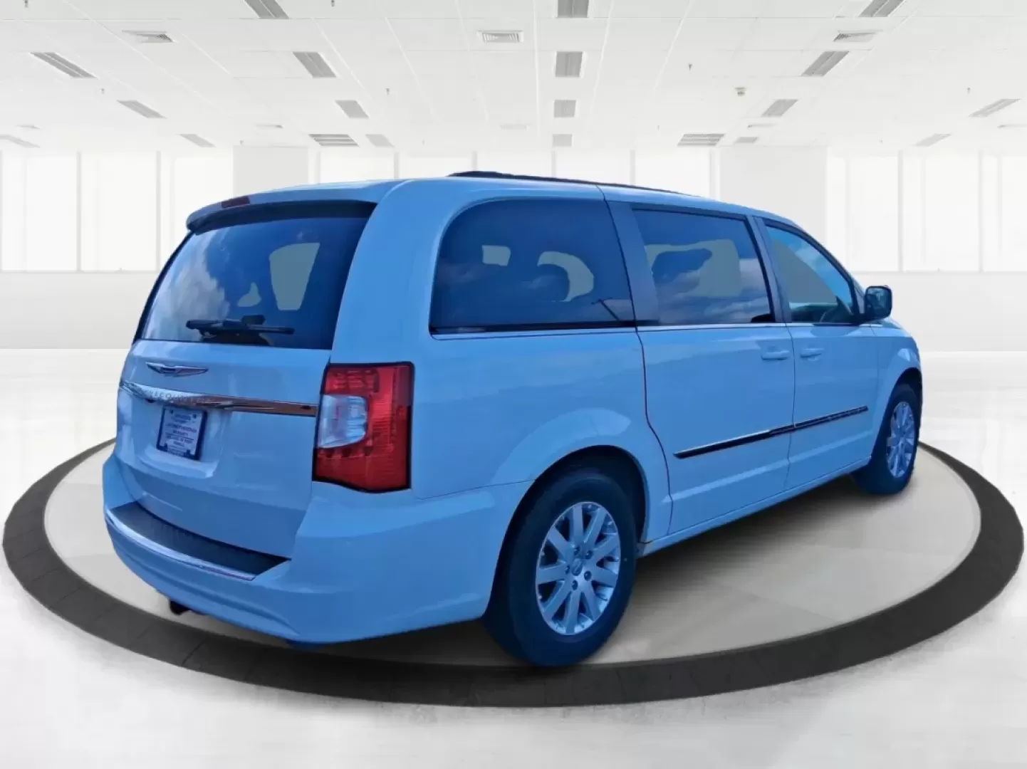 2015 Chrysler Town and Country Touring (2C4RC1BG1FR) with an 3.6L V-6 DOHC engine, 6-Speed Automatic transmission, located at 880 E. National Road, Vandalia, OH, 45377, (937) 908-9800, 39.891918, -84.183594 - Pack up the kids, load the cooler, and point the nose toward a weekend road trip-this 2015 Chrysler Town and Country Touring is built for real life in West Central Ohio. Whether you're shuttling a growing family to school and sports, commuting from Piqua to Troy, or planning an easy getaway up I-7 - Photo#2