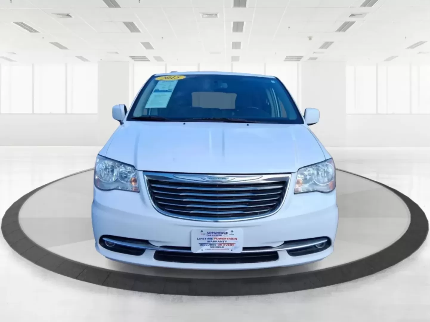 2015 Chrysler Town and Country Touring (2C4RC1BG1FR) with an 3.6L V-6 DOHC engine, 6-Speed Automatic transmission, located at 880 E. National Road, Vandalia, OH, 45377, (937) 908-9800, 39.891918, -84.183594 - Pack up the kids, load the cooler, and point the nose toward a weekend road trip-this 2015 Chrysler Town and Country Touring is built for real life in West Central Ohio. Whether you're shuttling a growing family to school and sports, commuting from Piqua to Troy, or planning an easy getaway up I-7 - Photo#7