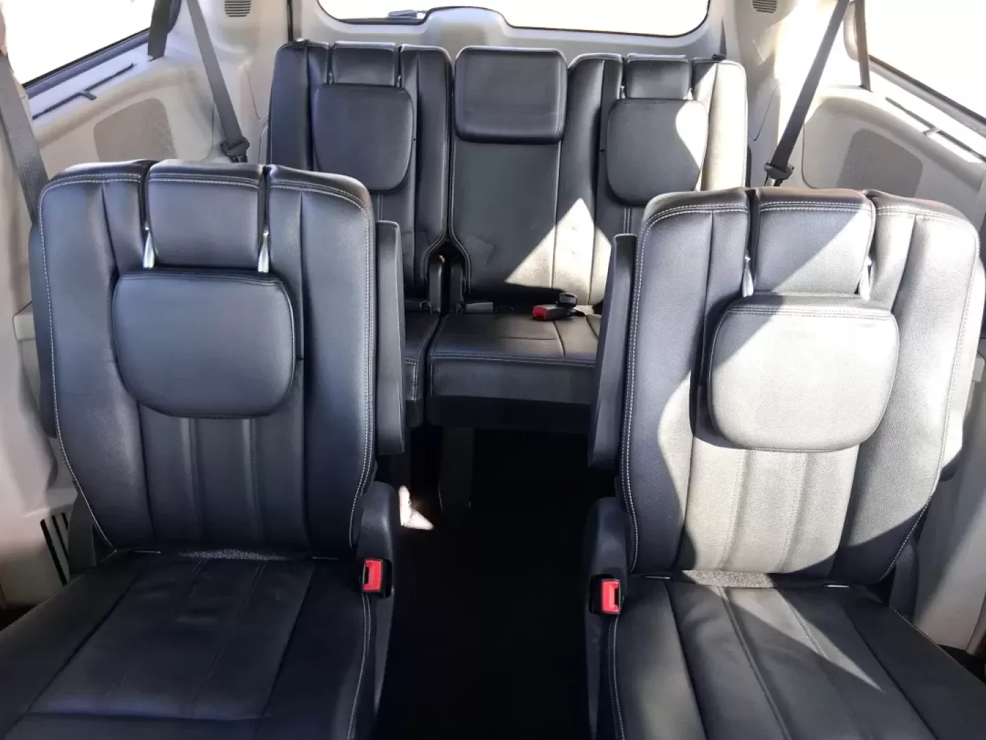 2015 Chrysler Town and Country Touring (2C4RC1BG1FR) with an 3.6L V-6 DOHC engine, 6-Speed Automatic transmission, located at 880 E. National Road, Vandalia, OH, 45377, (937) 908-9800, 39.891918, -84.183594 - Pack up the kids, load the cooler, and point the nose toward a weekend road trip-this 2015 Chrysler Town and Country Touring is built for real life in West Central Ohio. Whether you're shuttling a growing family to school and sports, commuting from Piqua to Troy, or planning an easy getaway up I-7 - Photo#14