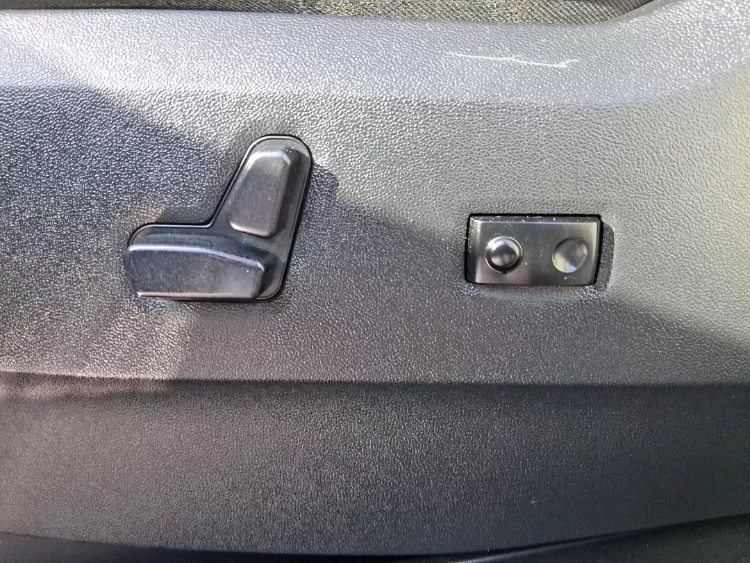 2015 Chrysler Town and Country Touring (2C4RC1BG1FR) with an 3.6L V-6 DOHC engine, 6-Speed Automatic transmission, located at 8750 N County Rd 25A, Piqua, OH, 45356, (937) 908-9800, 40.164391, -84.232513 - Pack up the kids, load the cooler, and point the nose toward a weekend road trip-this 2015 Chrysler Town and Country Touring is built for real life in West Central Ohio. Whether you're shuttling a growing family to school and sports, commuting from Piqua to Troy, or planning an easy getaway up I-7 - Photo#18