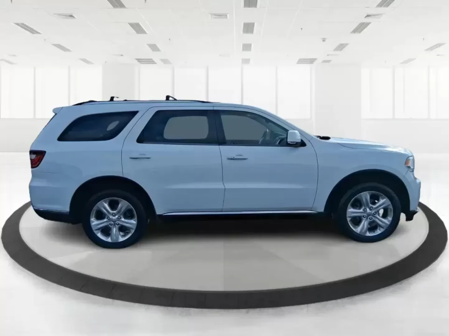 2015 Dodge Durango Limited (1C4RDJDG8FC) with an 3.6L V6 DOHC 24V engine, 8-Speed Automatic transmission, located at 1230 East Main St, Xenia, OH, 45385, (937) 908-9800, 39.688026, -83.910172 - Pack up the kids, load the cooler, and point the nose toward a weekend getaway-this 2015 Dodge Durango Limited is the kind of SUV that makes everyday life in West Central Ohio easier, from school drop-offs to road trips and everything in between. With confident 4WD/AWD capability, three-row flexibil - Photo#1