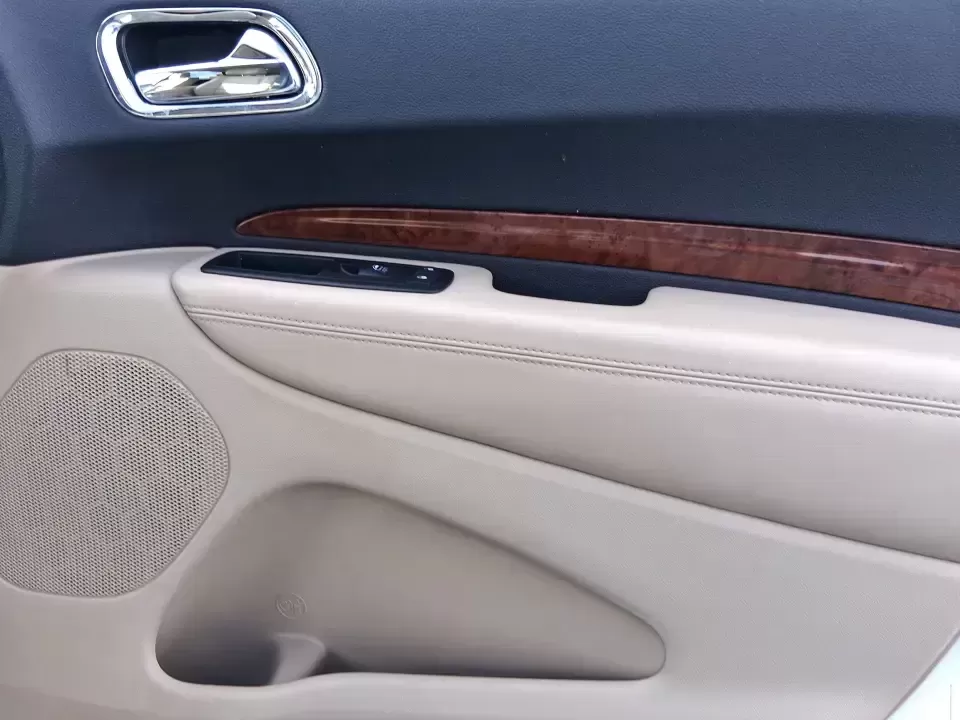 2015 Dodge Durango Limited (1C4RDJDG8FC) with an 3.6L V6 DOHC 24V engine, 8-Speed Automatic transmission, located at 1230 East Main St, Xenia, OH, 45385, (937) 908-9800, 39.688026, -83.910172 - Pack up the kids, load the cooler, and point the nose toward a weekend getaway-this 2015 Dodge Durango Limited is the kind of SUV that makes everyday life in West Central Ohio easier, from school drop-offs to road trips and everything in between. With confident 4WD/AWD capability, three-row flexibil - Photo#20