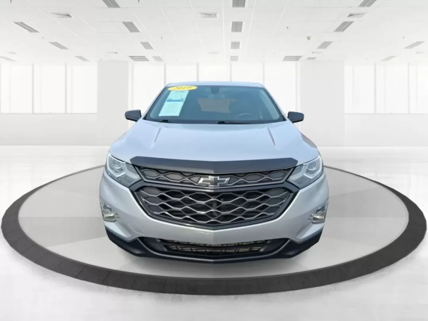 2019 Chevrolet Equinox LT (2GNAXVEX8K6) with an 2L I-4 gasoline direct injection engine, 9A transmission, located at 880 E. National Road, Vandalia, OH, 45377, (937) 908-9800, 39.891918, -84.183594 - Picture your next week: easy school drop-offs, a smooth I675 commute, and a weekend escape to Carriage Hill MetroPark or a quick run to The Greene-without worrying about space, traction, or comfort. This 2019 Chevrolet Equinox LT is built for real life in Riverside, Ohio, giving you SUV practicality - Photo#5