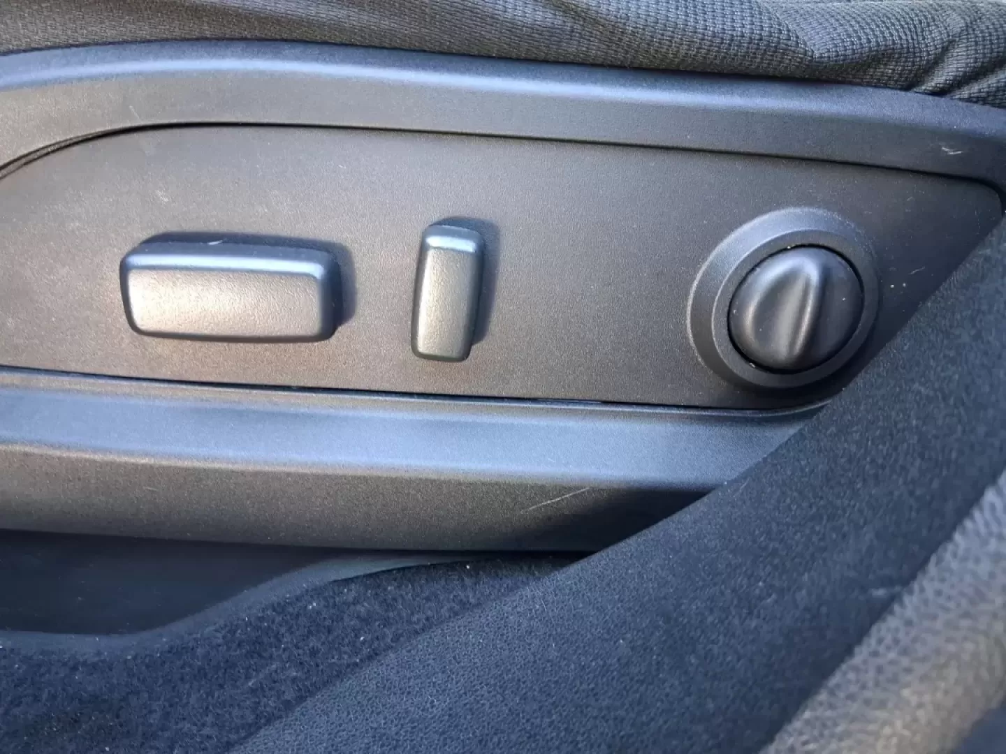 2017 Chevrolet Traverse 1LT (1GNKRGKDXHJ) with an 3.6L V-6 gasoline direct injection engine, 6A transmission, located at 8750 N County Rd 25A, Piqua, OH, 45356, (937) 908-9800, 40.164391, -84.232513 - Picture your next weekend: the kids are loaded up, the playlist is set, and you're cruising from Piqua to a ballgame, a family cookout, or a day trip to Indian Lake without worrying about space, comfort, or reliability. This 2017 Chevrolet Traverse 1LT is the kind of three-row SUV that fits real lif - Photo#17