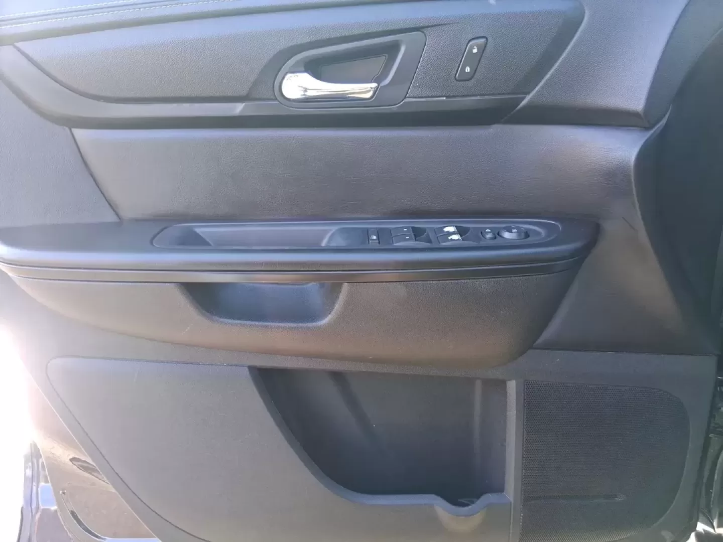 2017 Chevrolet Traverse 1LT (1GNKRGKDXHJ) with an 3.6L V-6 gasoline direct injection engine, 6A transmission, located at 8750 N County Rd 25A, Piqua, OH, 45356, (937) 908-9800, 40.164391, -84.232513 - Picture your next weekend: the kids are loaded up, the playlist is set, and you're cruising from Piqua to a ballgame, a family cookout, or a day trip to Indian Lake without worrying about space, comfort, or reliability. This 2017 Chevrolet Traverse 1LT is the kind of three-row SUV that fits real lif - Photo#18