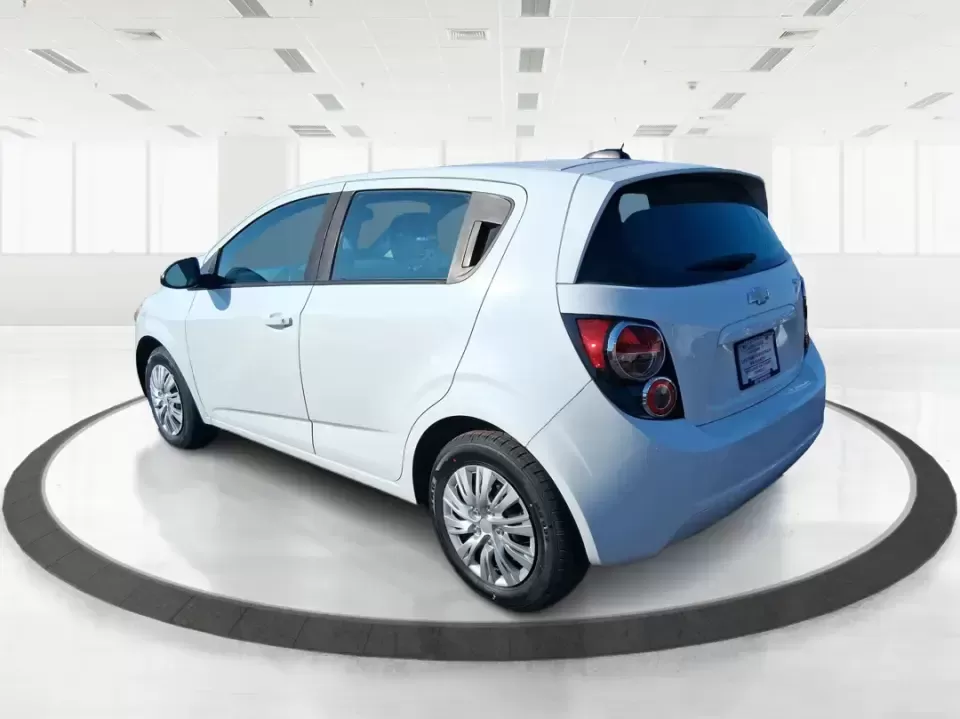 2016 Chevrolet Sonic LS Auto (1G1JA6SH4G4) with an 1.8L L4 DOHC 24V engine, 6A transmission, located at 1230 East Main St, Xenia, OH, 45385, (937) 908-9800, 39.688026, -83.910172 - Need a smart, easy-to-park commuter that can also handle grocery runs, campus life, and weekend getaways without draining your budget? This 2016 Chevrolet Sonic LS Auto Hatchback is built for real-life Fairborn living-zipping down I675 for work, cruising over to Wright-Patterson Air Force Base, or h - Photo#3