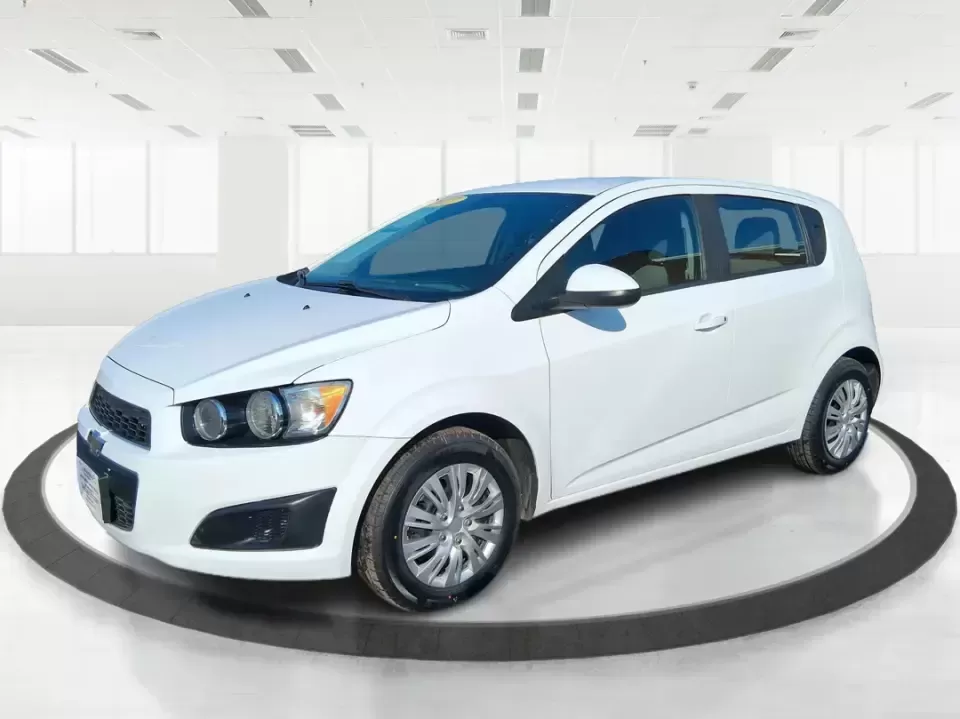 2016 Chevrolet Sonic LS Auto (1G1JA6SH4G4) with an 1.8L L4 DOHC 24V engine, 6A transmission, located at 1230 East Main St, Xenia, OH, 45385, (937) 908-9800, 39.688026, -83.910172 - Need a smart, easy-to-park commuter that can also handle grocery runs, campus life, and weekend getaways without draining your budget? This 2016 Chevrolet Sonic LS Auto Hatchback is built for real-life Fairborn living-zipping down I675 for work, cruising over to Wright-Patterson Air Force Base, or h - Photo#7