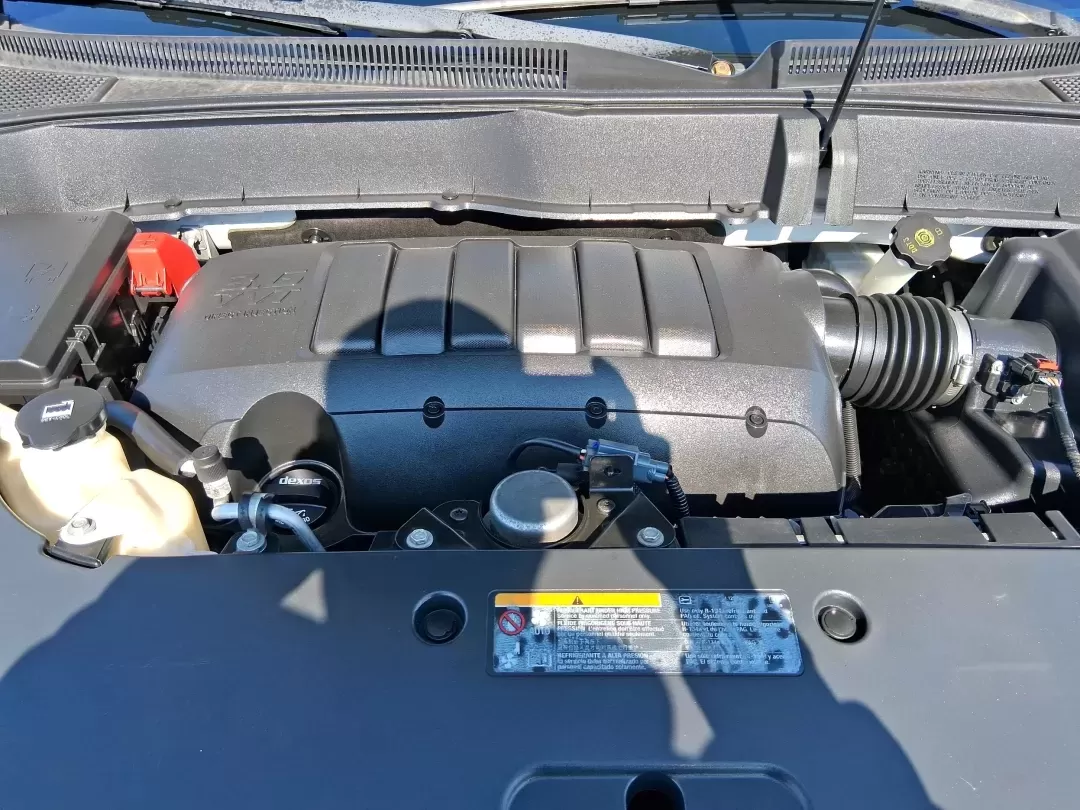 2015 Chevrolet Traverse 1LT (1GNKRGKD6FJ) with an 3.6L V-6 gasoline direct injection engine, 6-Speed Automatic transmission, located at 4508 South Dixie Dr, Moraine, OH, 45439, (937) 908-9800, 39.689976, -84.218452 - Pack up the kids, load the stroller and sports gear, and point the nose toward a weekend at Carillon Historical Park or a day trip down I75-this 2015 Chevrolet Traverse 1LT is the kind of roomy, confidence-inspiring SUV that makes family life and busy schedules feel easier. With three-row versatilit - Photo#11