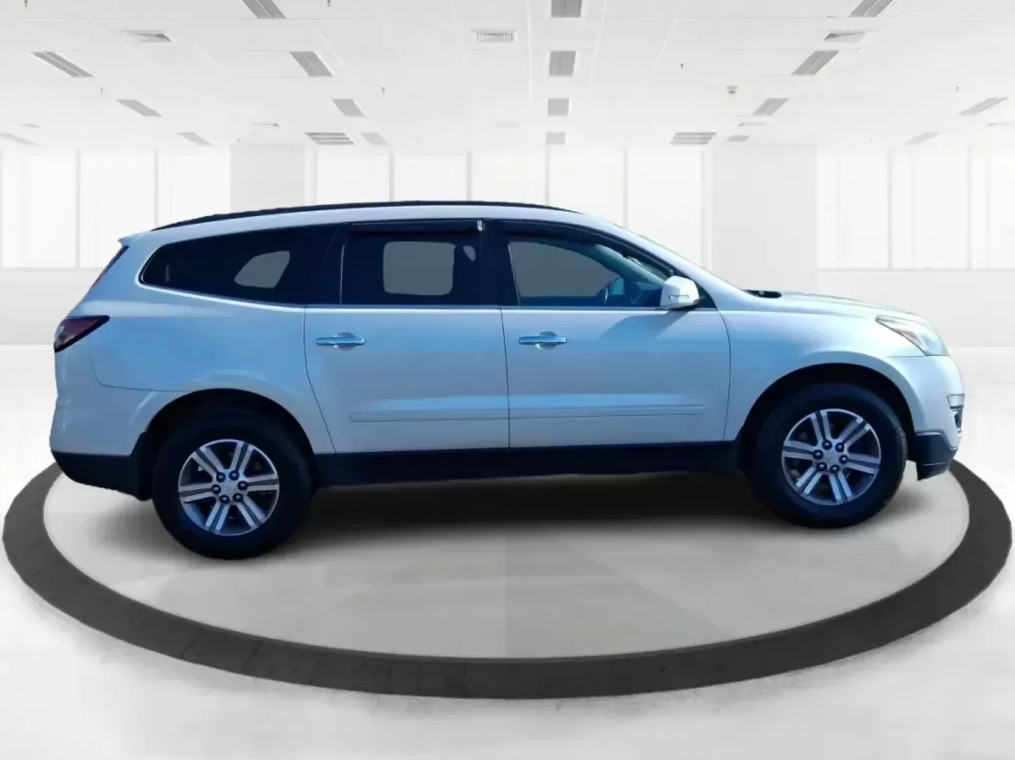 2015 Chevrolet Traverse 1LT (1GNKRGKD6FJ) with an 3.6L V-6 gasoline direct injection engine, 6-Speed Automatic transmission, located at 401 Woodman Dr, Riverside, OH, 45431, (937) 908-9800, 39.760899, -84.123421 - Pack up the kids, load the stroller and sports gear, and point the nose toward a weekend at Carillon Historical Park or a day trip down I75-this 2015 Chevrolet Traverse 1LT is the kind of roomy, confidence-inspiring SUV that makes family life and busy schedules feel easier. With three-row versatilit - Photo#1