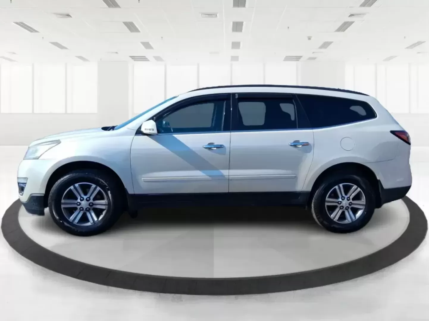 2015 Chevrolet Traverse 1LT (1GNKRGKD6FJ) with an 3.6L V-6 gasoline direct injection engine, 6-Speed Automatic transmission, located at 401 Woodman Dr, Riverside, OH, 45431, (937) 908-9800, 39.760899, -84.123421 - Pack up the kids, load the stroller and sports gear, and point the nose toward a weekend at Carillon Historical Park or a day trip down I75-this 2015 Chevrolet Traverse 1LT is the kind of roomy, confidence-inspiring SUV that makes family life and busy schedules feel easier. With three-row versatilit - Photo#5