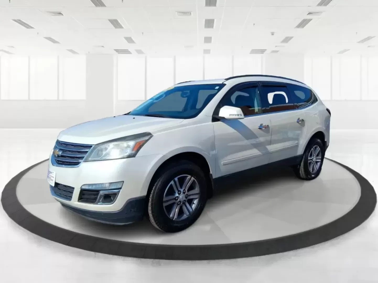 2015 Chevrolet Traverse 1LT (1GNKRGKD6FJ) with an 3.6L V-6 gasoline direct injection engine, 6-Speed Automatic transmission, located at 401 Woodman Dr, Riverside, OH, 45431, (937) 908-9800, 39.760899, -84.123421 - Pack up the kids, load the stroller and sports gear, and point the nose toward a weekend at Carillon Historical Park or a day trip down I75-this 2015 Chevrolet Traverse 1LT is the kind of roomy, confidence-inspiring SUV that makes family life and busy schedules feel easier. With three-row versatilit - Photo#8