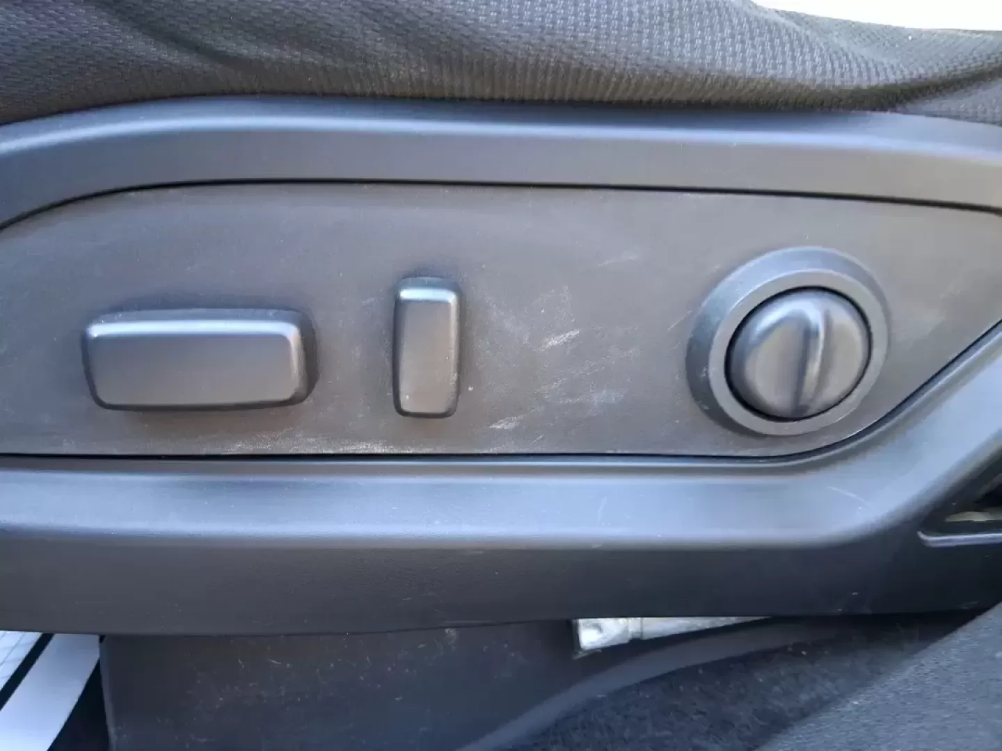 2015 Chevrolet Traverse 1LT (1GNKRGKD6FJ) with an 3.6L V-6 gasoline direct injection engine, 6-Speed Automatic transmission, located at 401 Woodman Dr, Riverside, OH, 45431, (937) 908-9800, 39.760899, -84.123421 - Pack up the kids, load the stroller and sports gear, and point the nose toward a weekend at Carillon Historical Park or a day trip down I75-this 2015 Chevrolet Traverse 1LT is the kind of roomy, confidence-inspiring SUV that makes family life and busy schedules feel easier. With three-row versatilit - Photo#18