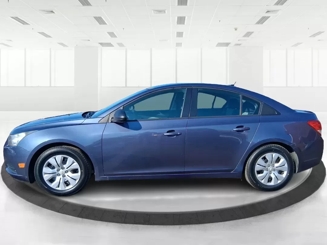 2014 Chevrolet Cruze LS Auto (1G1PA5SH3E7) with an ECOTEC 1.8L I-4 DOHC engine, 6-Speed Automatic transmission, located at 4508 South Dixie Dr, Moraine, OH, 45439, (937) 908-9800, 39.689976, -84.218452 - Need a smart, budget-friendly commuter that can handle daily school drop-offs, I-75 traffic, and weekend errands without draining your wallet at the pump? This 2014 Chevrolet Cruze LS Auto is a practical, easy-to-live-with sedan that fits real Moraine lifestyles-whether you're commuting toward Downt - Photo#5