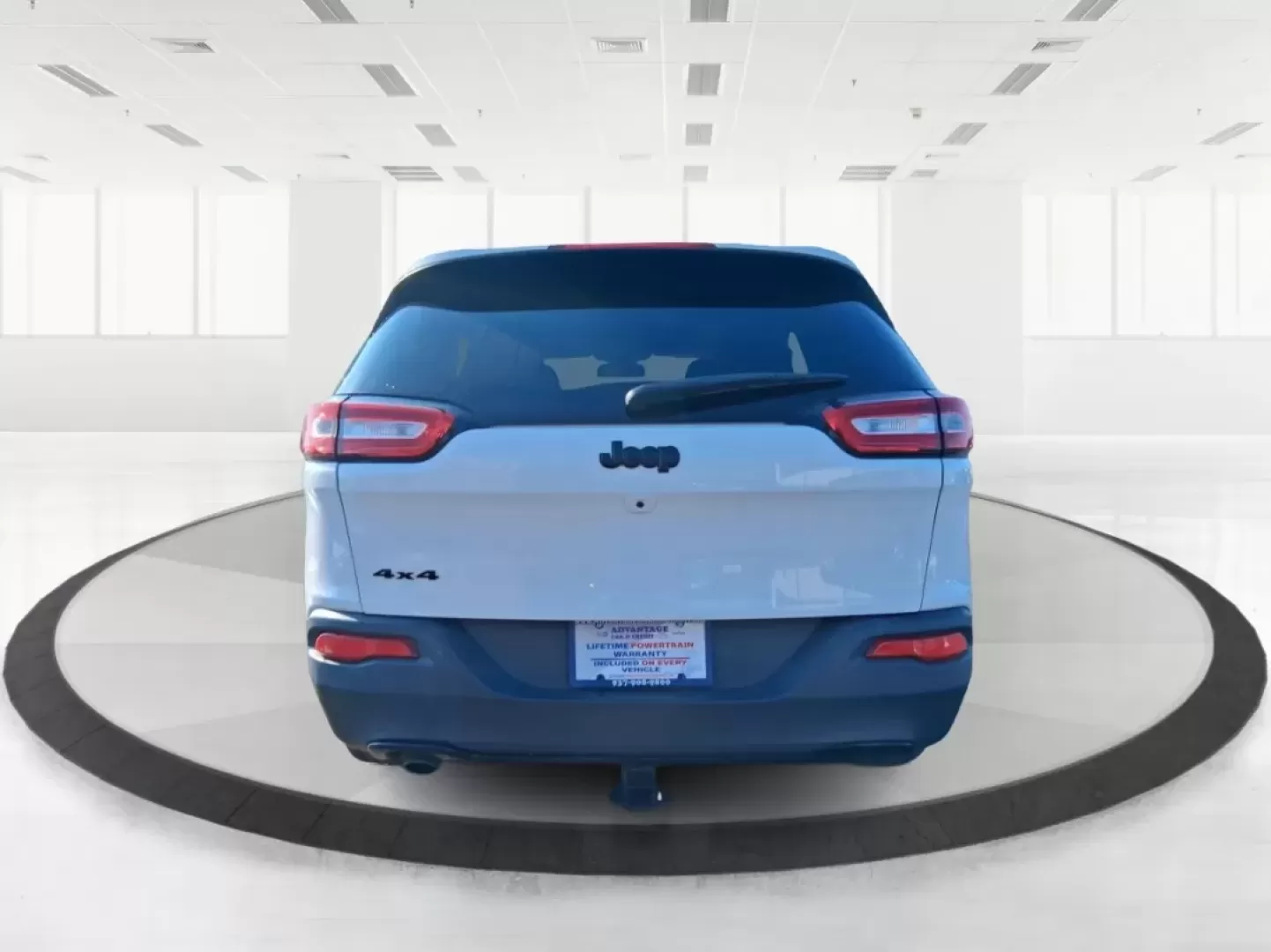 2016 Jeep Cherokee Altitude (1C4PJMCB5GW) with an 2.4L L4 DOHC 16V engine, 9A transmission, located at 880 E. National Road, Vandalia, OH, 45377, (937) 908-9800, 39.891918, -84.183594 - Picture your next weekend: a quick grocery run to the Meijer on Benchwood, a family visit across town, then a spontaneous road trip up I75 with the cargo area packed and the confidence of 4WD when Ohio weather changes its mind. This 2016 Jeep Cherokee Altitude is the kind of versatile crossover that - Photo#3