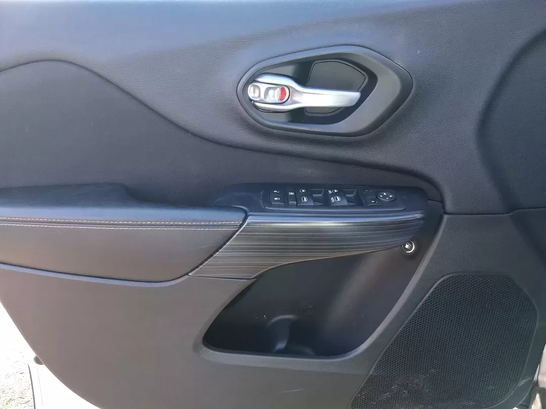 2016 Jeep Cherokee Altitude (1C4PJMCB5GW) with an 2.4L L4 DOHC 16V engine, 9A transmission, located at 880 E. National Road, Vandalia, OH, 45377, (937) 908-9800, 39.891918, -84.183594 - Picture your next weekend: a quick grocery run to the Meijer on Benchwood, a family visit across town, then a spontaneous road trip up I75 with the cargo area packed and the confidence of 4WD when Ohio weather changes its mind. This 2016 Jeep Cherokee Altitude is the kind of versatile crossover that - Photo#19