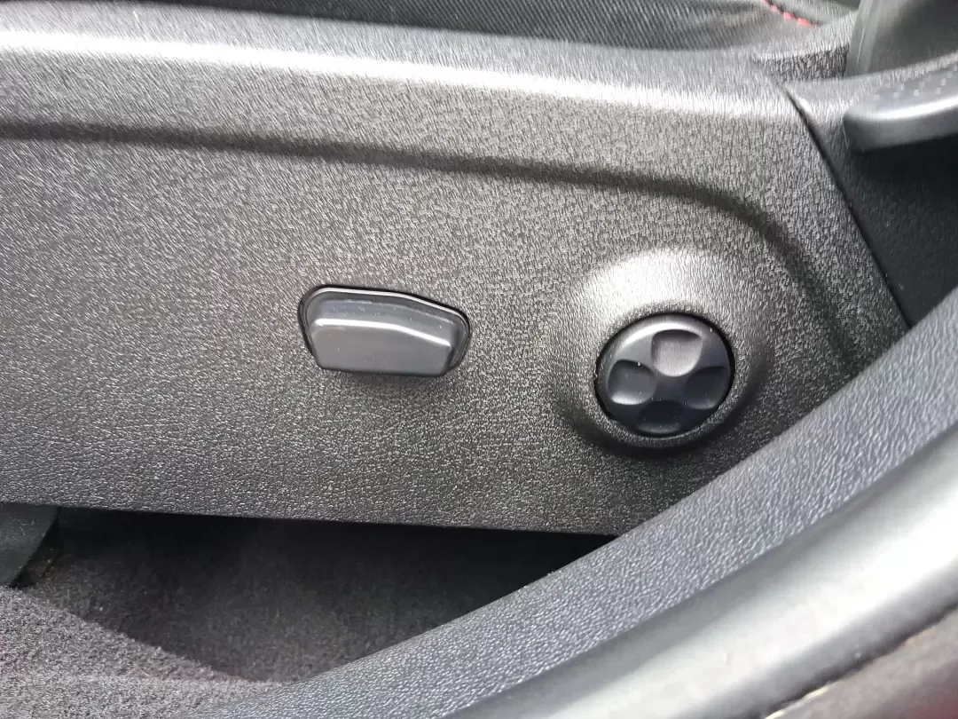 2019 Dodge Journey GT AWD (3C4PDDEG8KT) with an Pentastar 3.6L V-6 DOHC engine, 6A transmission, located at 1099 N County Rd 25A , Troy, OH, 45373, (937) 908-9800, 40.057079, -84.212883 - Pack up the kids, load the groceries, and still have room for weekend gear-this 2019 Dodge Journey GT AWD is built for real-life Riverside routines and spontaneous Ohio road trips alike. Whether you're shuttling to school, commuting toward Dayton, or heading out for a family day at Carillon Historic - Photo#17