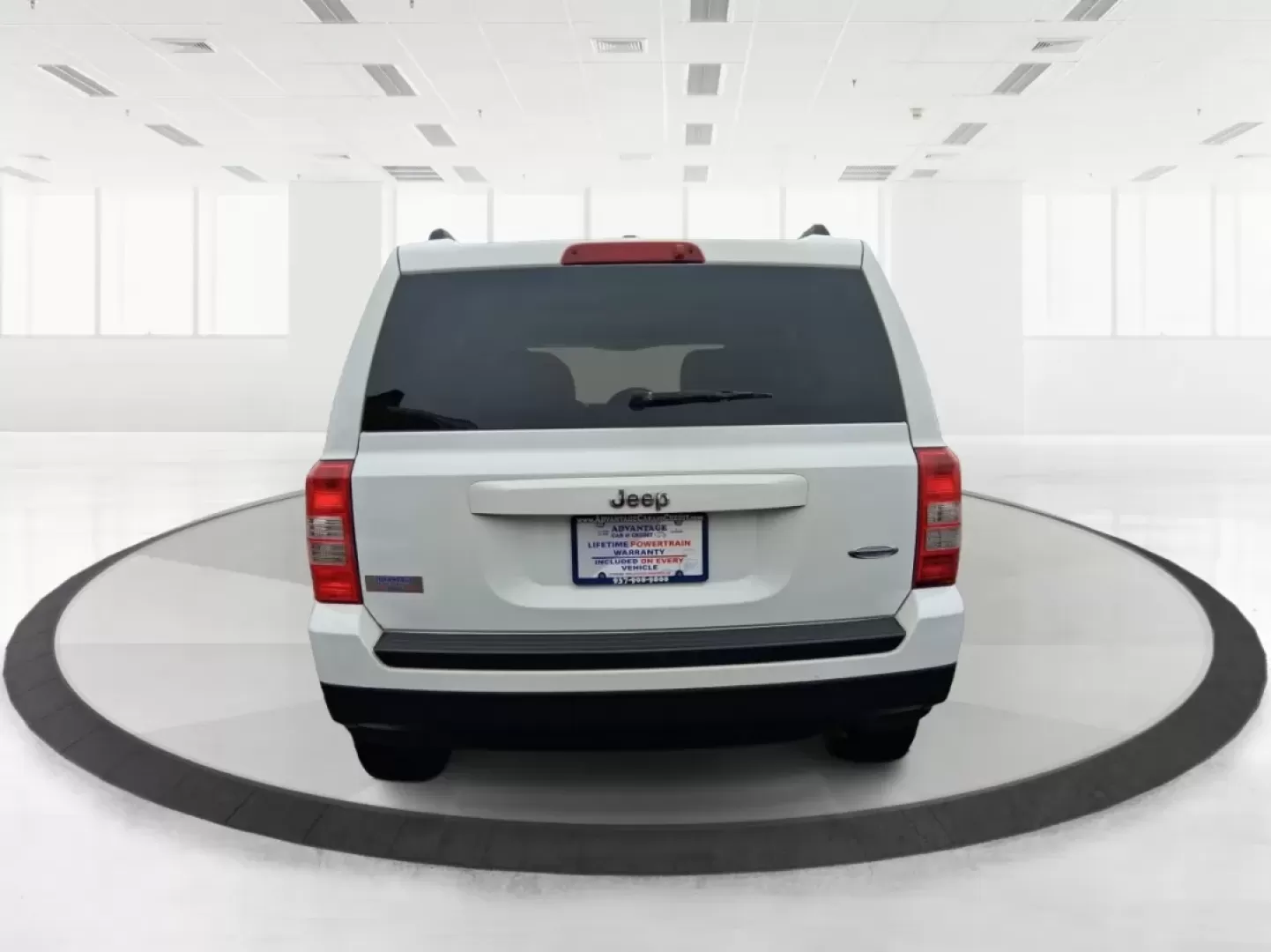 2016 Jeep Patriot Latitude (1C4NJPFA8GD) with an 2.0L L4 DOHC 16V engine, located at 1184 Kauffman Ave, Fairborn, OH, 45324, (937) 908-9800, 39.807072, -84.030914 - Picture your next weekend escape: loading up the gear, pointing the hood toward John Bryan State Park or a day trip to Dayton, and enjoying the confident, go-anywhere feel that makes a Jeep a Jeep. This **2016 Jeep Patriot Latitude** is a smart fit for commuters, first-time buyers, and budget-consci - Photo#3