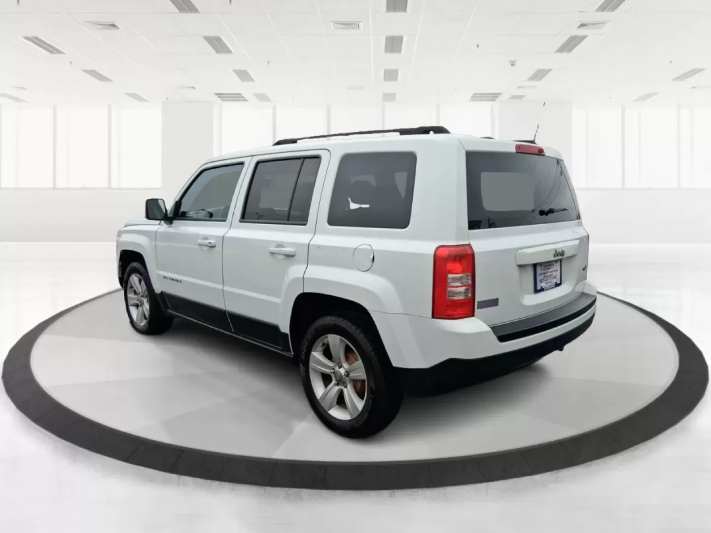 2016 Jeep Patriot Latitude (1C4NJPFA8GD) with an 2.0L L4 DOHC 16V engine, located at 1184 Kauffman Ave, Fairborn, OH, 45324, (937) 908-9800, 39.807072, -84.030914 - Picture your next weekend escape: loading up the gear, pointing the hood toward John Bryan State Park or a day trip to Dayton, and enjoying the confident, go-anywhere feel that makes a Jeep a Jeep. This **2016 Jeep Patriot Latitude** is a smart fit for commuters, first-time buyers, and budget-consci - Photo#4