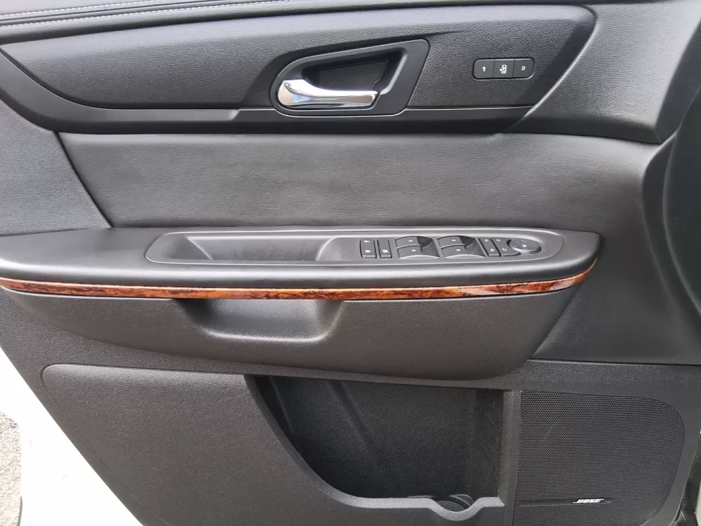 2014 Chevrolet Traverse LTZ (1GNKVJKDXEJ) with an 3.6L V-6 gasoline direct injection engine, 6-Speed Automatic transmission, located at 1951 S Dayton Lakeview Rd., New Carlisle, OH, 45344, (937) 908-9800, 39.890999, -84.050255 - Pack up the kids, cue up the playlist, and point the nose toward a weekend getaway-this 2014 Chevrolet Traverse LTZ is built for real life in West Central Ohio. Whether you're doing the school run, commuting between Troy and Dayton, or loading up for a road trip to Hocking Hills, the Traverse delive - Photo#18