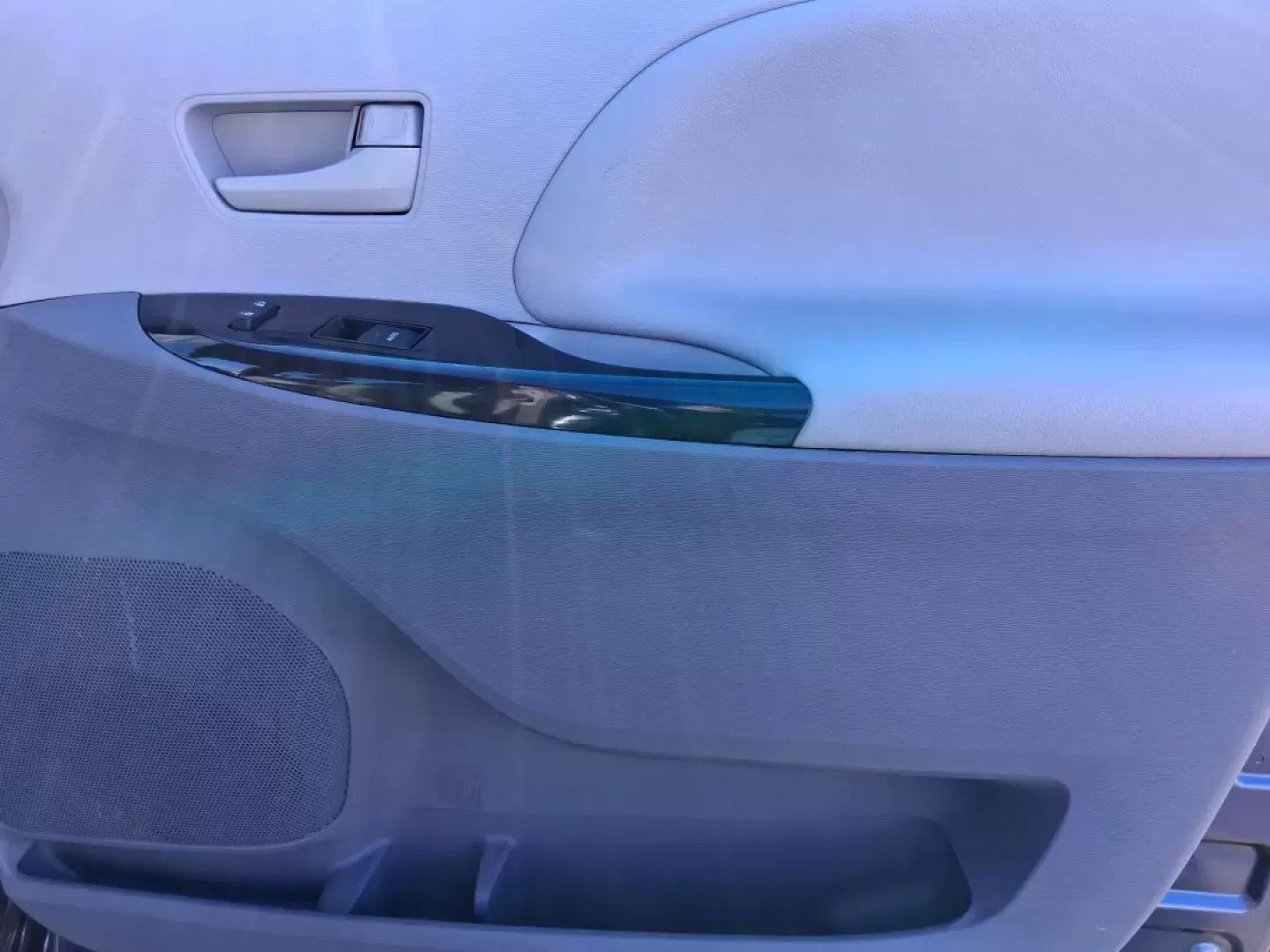 2013 Toyota Sienna L V6 7 Passenger (5TDZK3DC8DS) with an 3.5L V-6 DOHC engine, 5-Speed Automatic transmission, located at 4508 South Dixie Dr, Moraine, OH, 45439, (937) 908-9800, 39.689976, -84.218452 - Load up the kids, the groceries, and the weekend plans-this 2013 Toyota Sienna L V6 7 Passenger is the kind of minivan that makes everyday life easier, whether you're running school drop-offs, commuting across Dayton, or heading out for a road trip with friends. With Toyota reliability and a roomy c - Photo#18