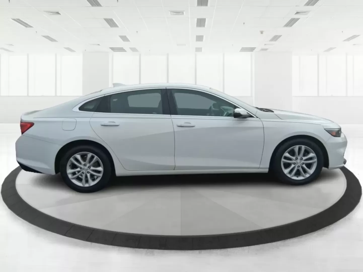 2018 Chevrolet Malibu LT (1G1ZD5ST9JF) with an ECOTEC 1.5L I-4 gasoline direct injection engine, 6A transmission, located at 4508 South Dixie Dr, Moraine, OH, 45439, (937) 908-9800, 39.689976, -84.218452 - Need a dependable commuter that still feels comfortable for date night in the Oregon District, errands around Dayton Mall, or a quick weekend drive up I75? This 2018 Chevrolet Malibu LT is a smart, real-world sedan that fits busy schedules-easy to park, smooth on long stretches of South Dixie Drive, - Photo#1