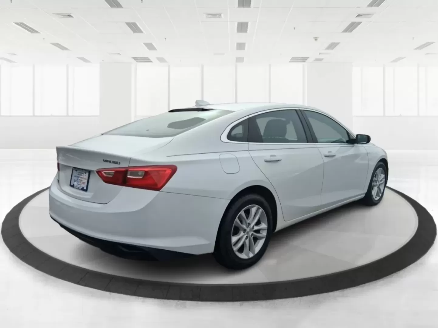 2018 Chevrolet Malibu LT (1G1ZD5ST9JF) with an ECOTEC 1.5L I-4 gasoline direct injection engine, 6A transmission, located at 4508 South Dixie Dr, Moraine, OH, 45439, (937) 908-9800, 39.689976, -84.218452 - Need a dependable commuter that still feels comfortable for date night in the Oregon District, errands around Dayton Mall, or a quick weekend drive up I75? This 2018 Chevrolet Malibu LT is a smart, real-world sedan that fits busy schedules-easy to park, smooth on long stretches of South Dixie Drive, - Photo#2