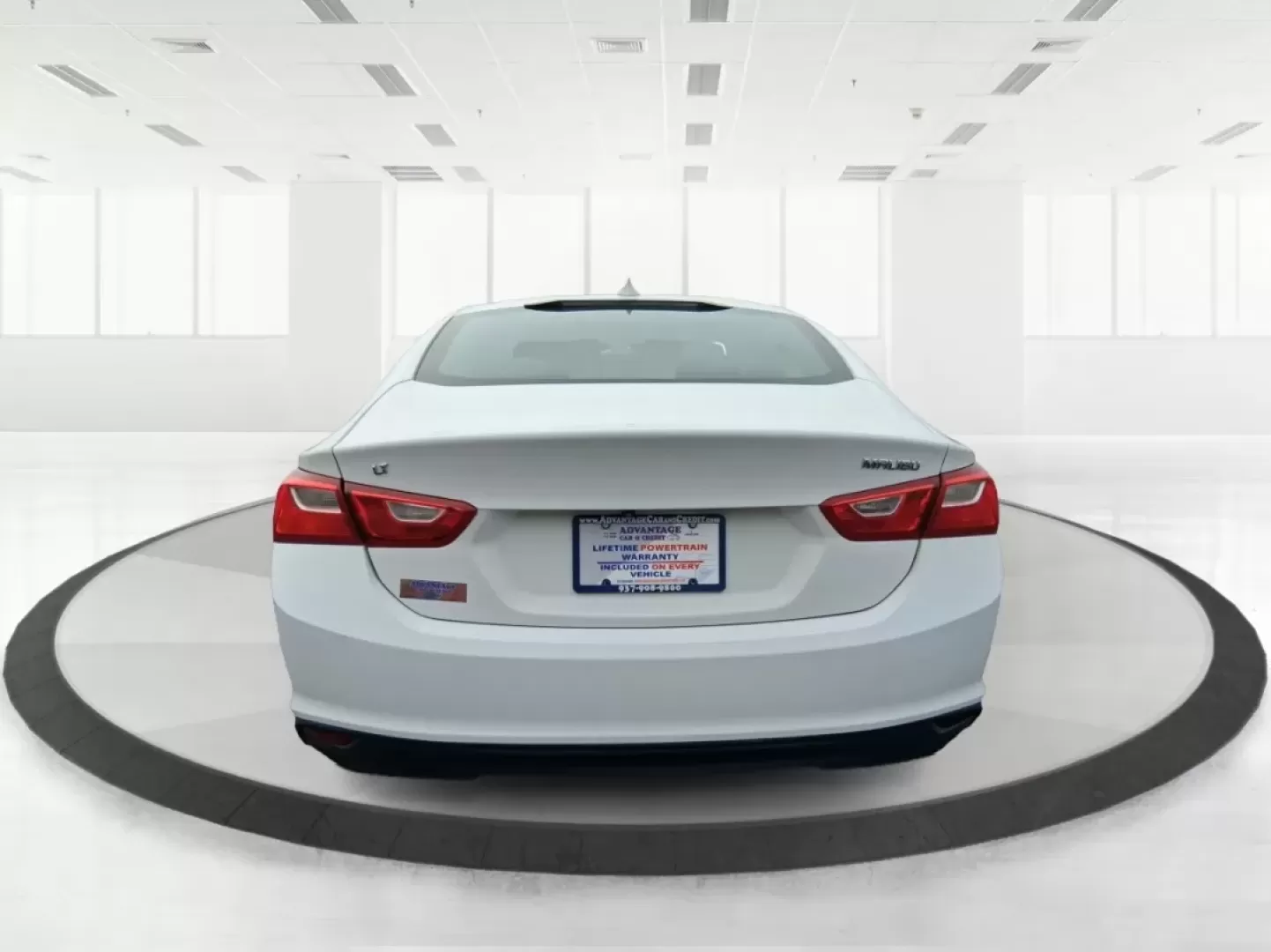 2018 Chevrolet Malibu LT (1G1ZD5ST9JF) with an ECOTEC 1.5L I-4 gasoline direct injection engine, 6A transmission, located at 4508 South Dixie Dr, Moraine, OH, 45439, (937) 908-9800, 39.689976, -84.218452 - Need a dependable commuter that still feels comfortable for date night in the Oregon District, errands around Dayton Mall, or a quick weekend drive up I75? This 2018 Chevrolet Malibu LT is a smart, real-world sedan that fits busy schedules-easy to park, smooth on long stretches of South Dixie Drive, - Photo#3